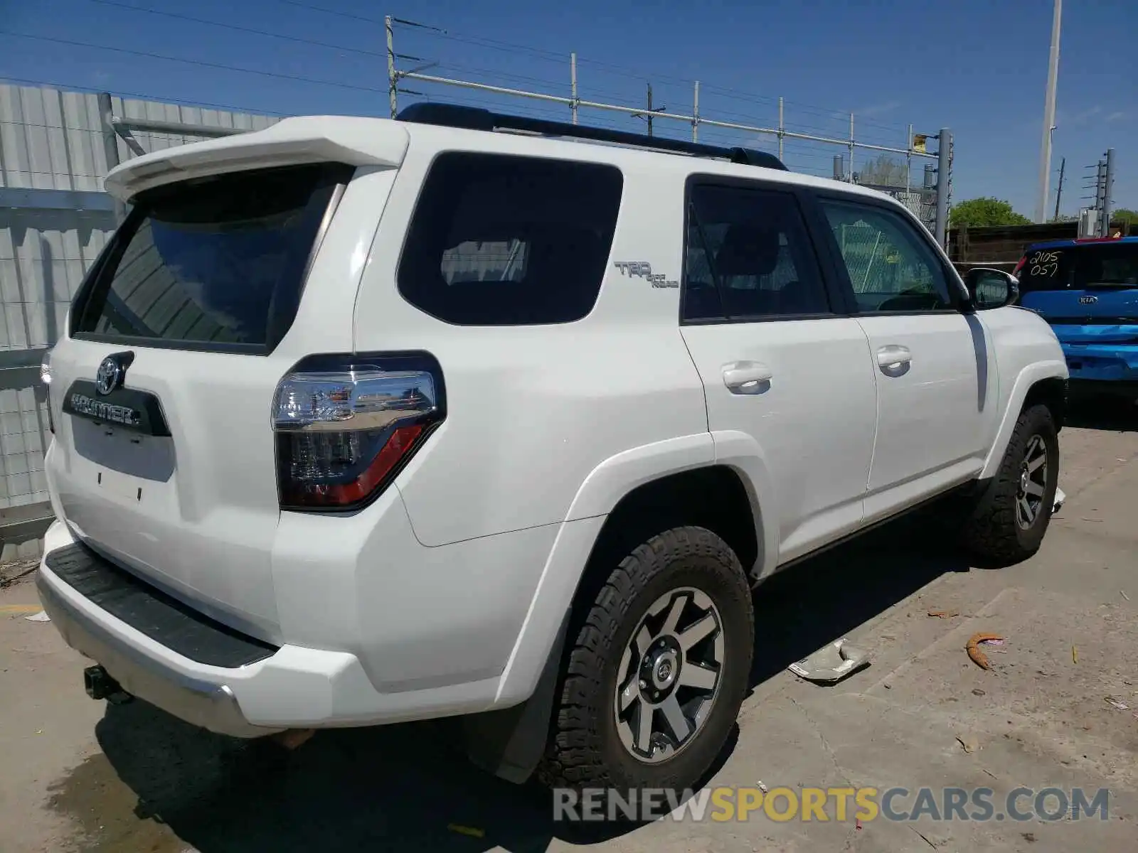 4 Фотография поврежденного автомобиля JTEBU5JR3K5631253 TOYOTA 4RUNNER 2019