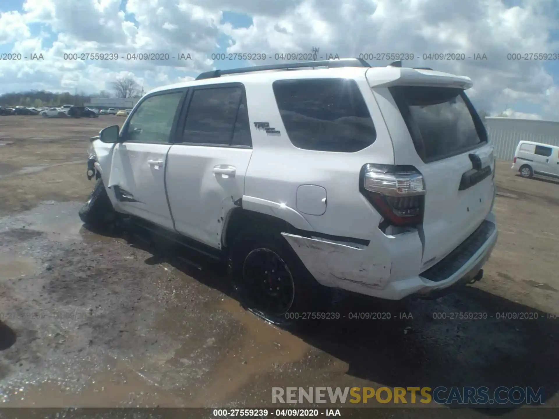 3 Фотография поврежденного автомобиля JTEBU5JR3K5632774 TOYOTA 4RUNNER 2019