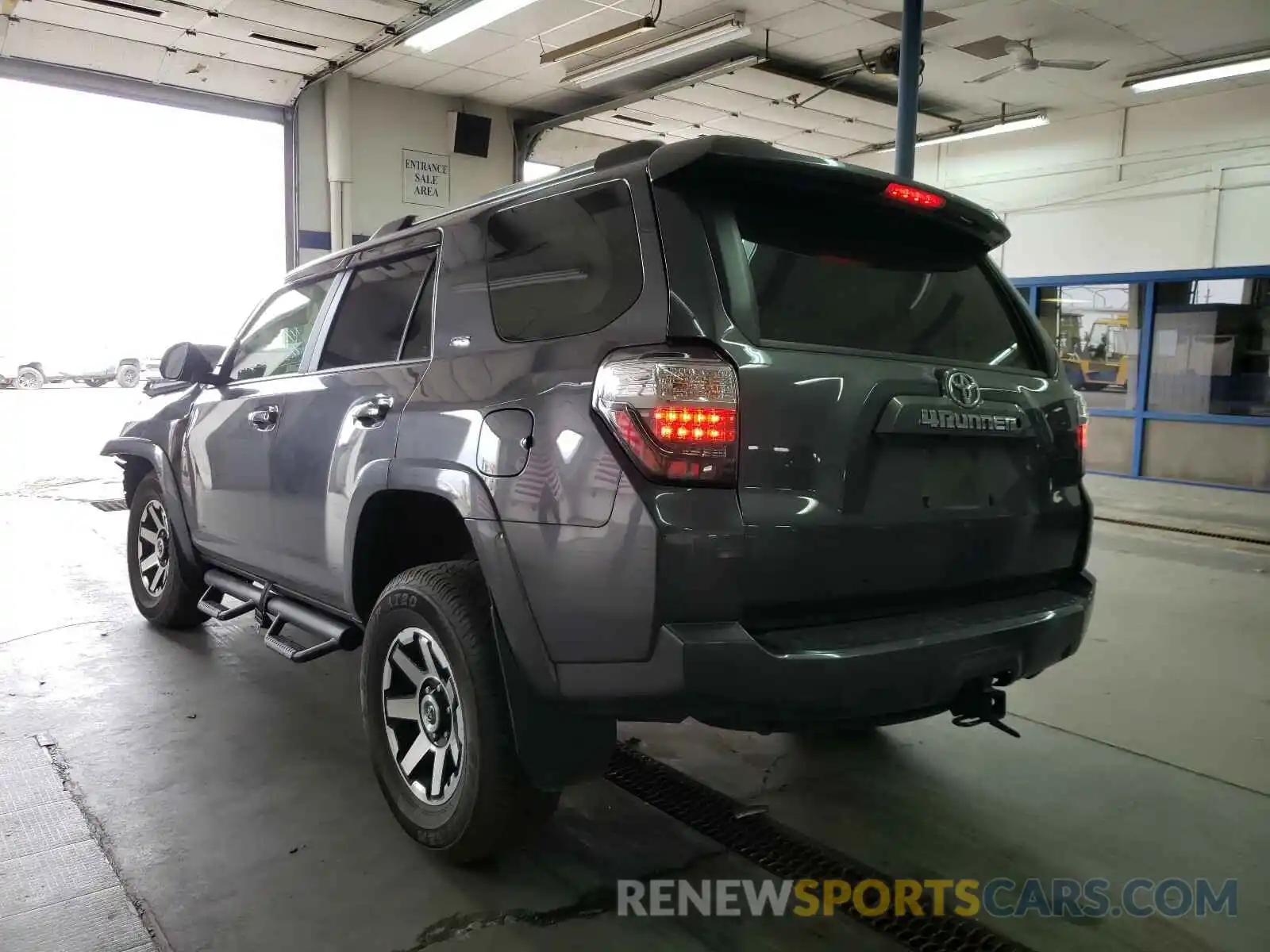 3 Фотография поврежденного автомобиля JTEBU5JR3K5638574 TOYOTA 4RUNNER 2019