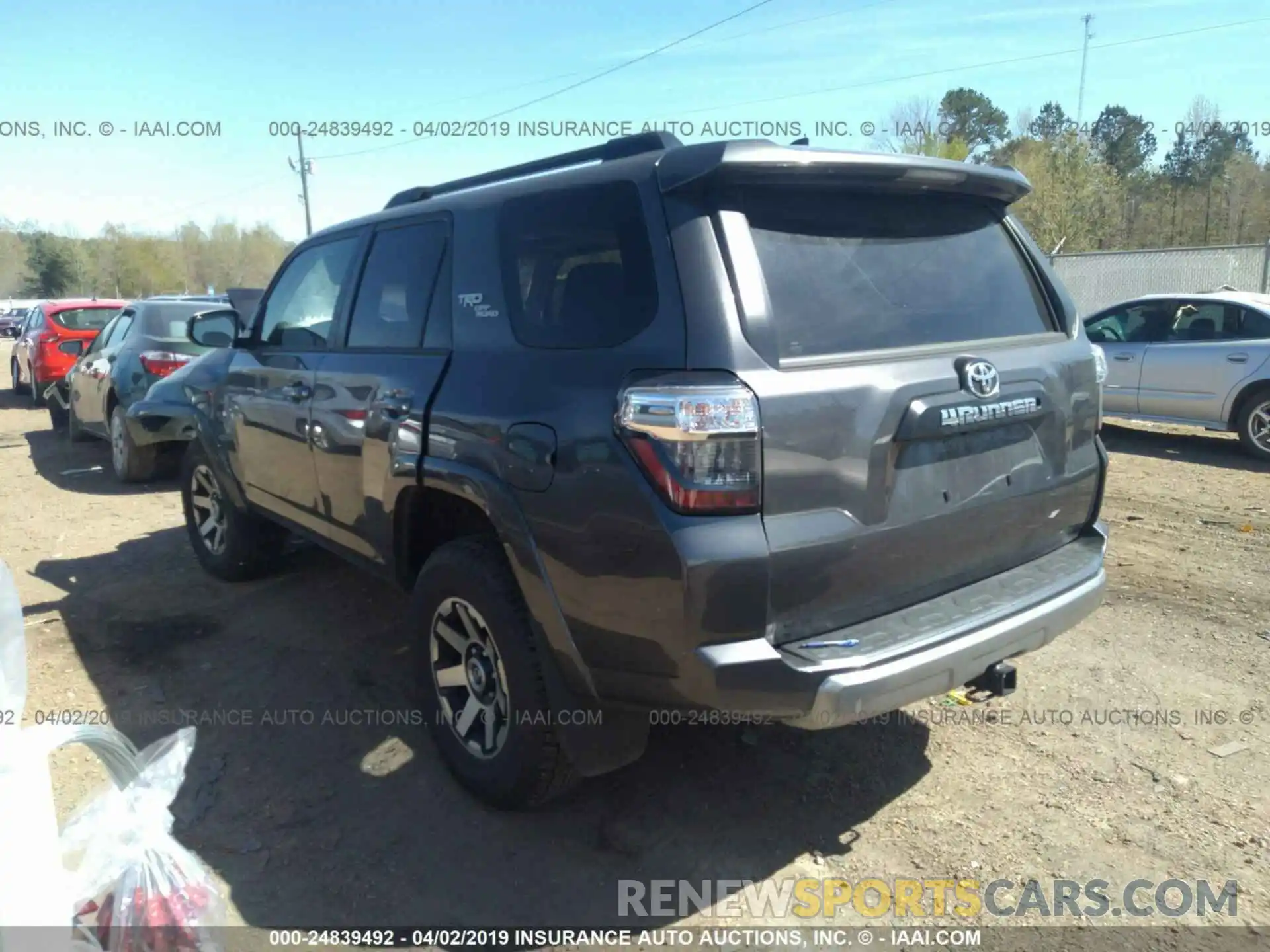 3 Фотография поврежденного автомобиля JTEBU5JR3K5642902 TOYOTA 4RUNNER 2019