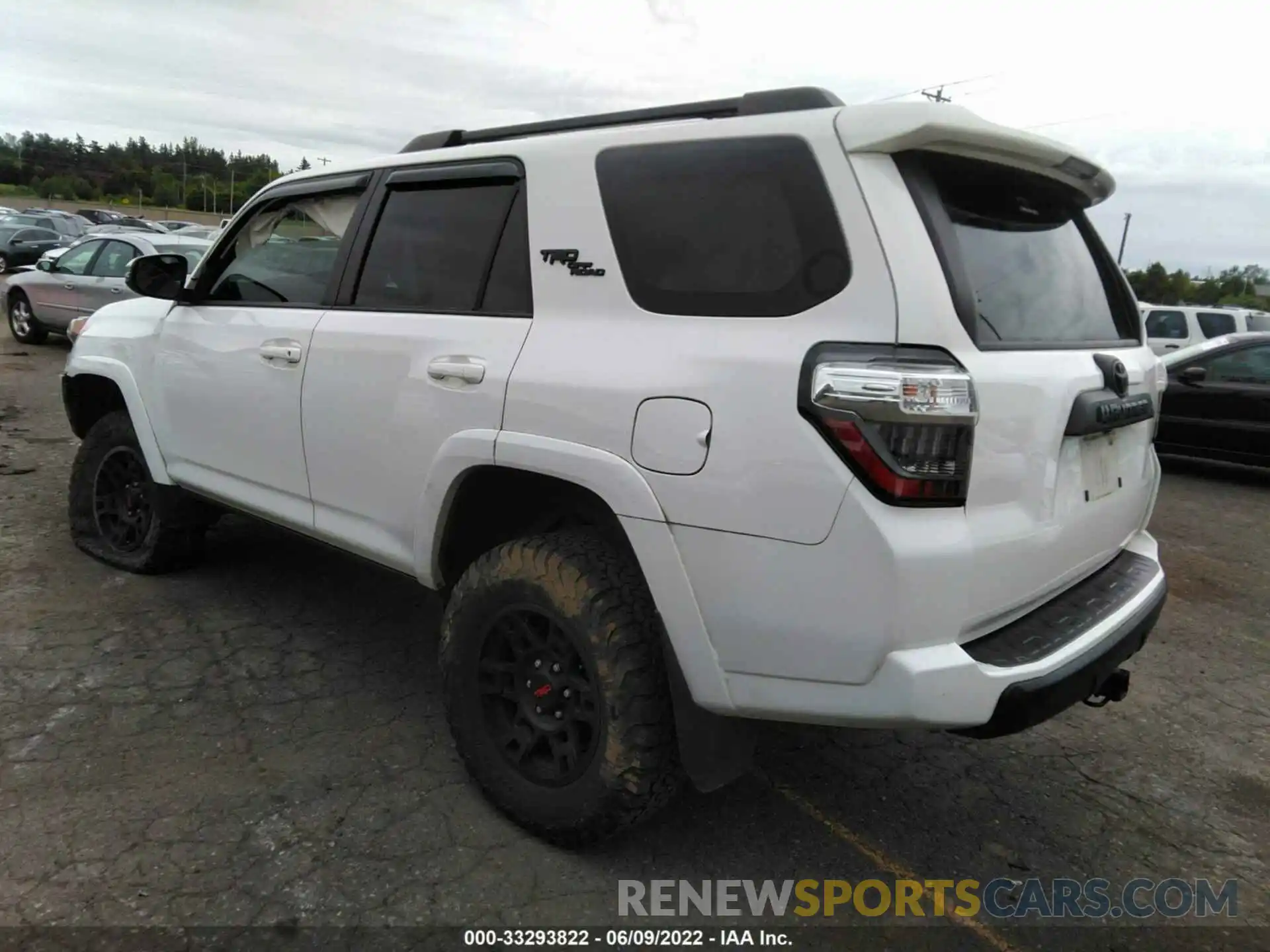 3 Фотография поврежденного автомобиля JTEBU5JR3K5645122 TOYOTA 4RUNNER 2019