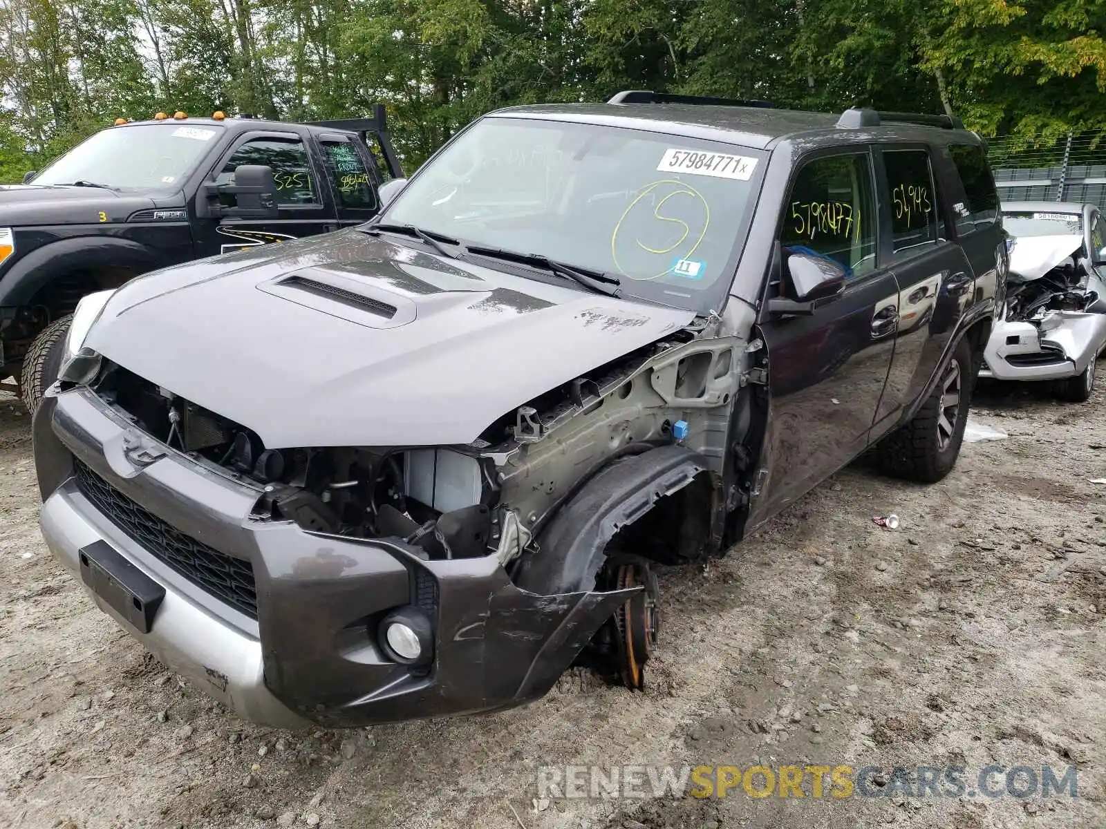 2 Photograph of a damaged car JTEBU5JR3K5646657 TOYOTA 4RUNNER 2019