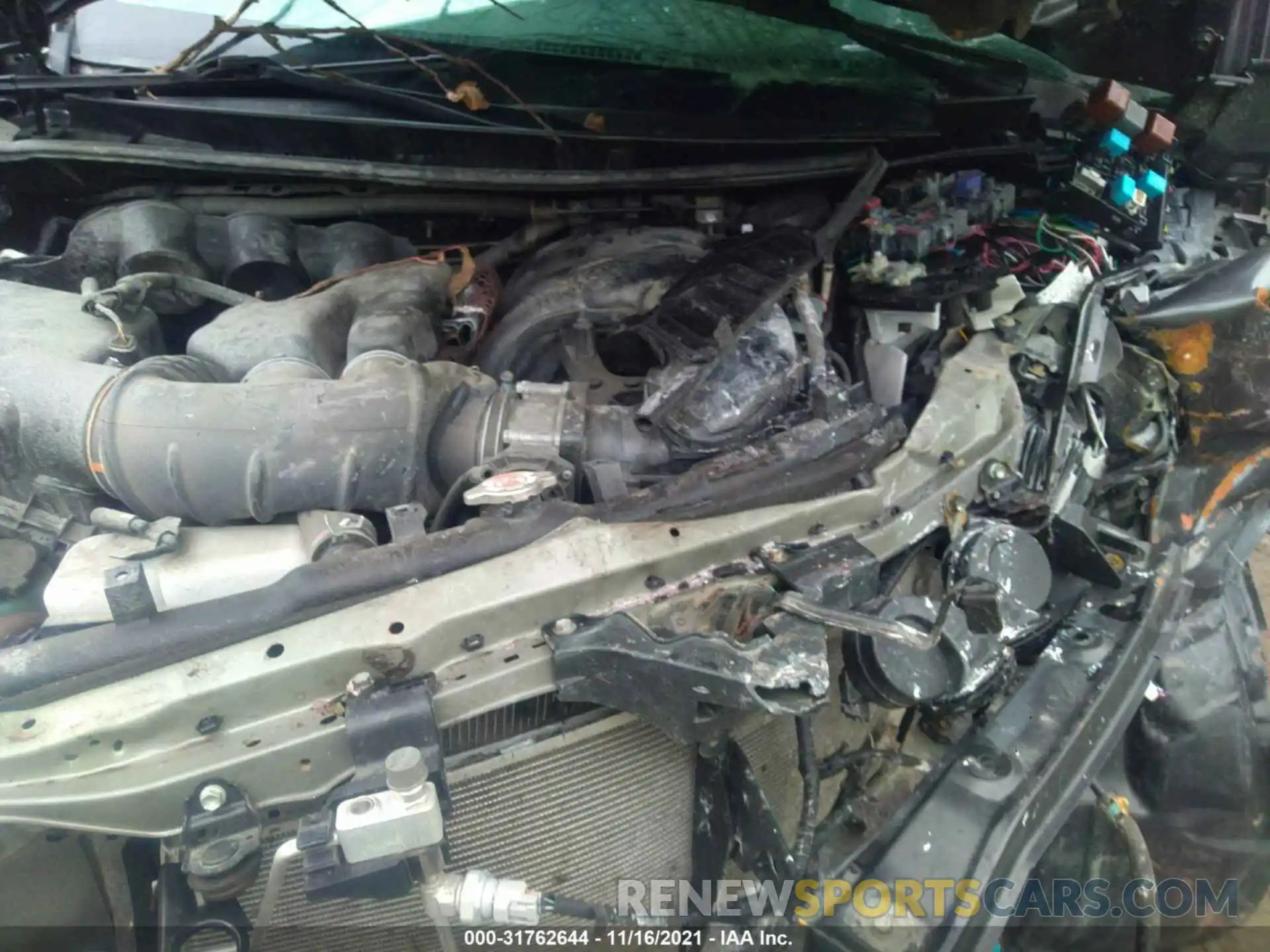 10 Photograph of a damaged car JTEBU5JR3K5647727 TOYOTA 4RUNNER 2019