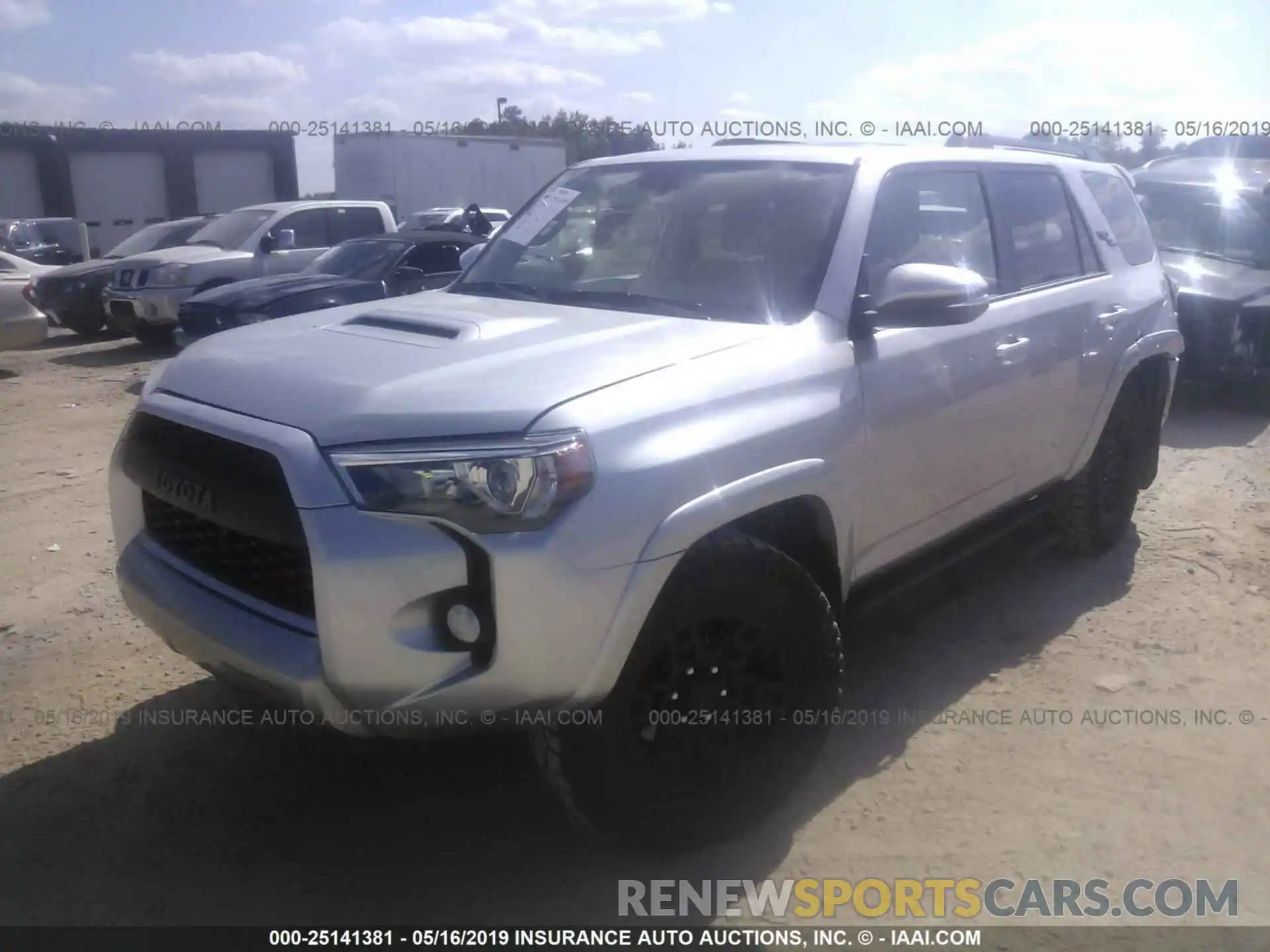 2 Фотография поврежденного автомобиля JTEBU5JR3K5650028 TOYOTA 4RUNNER 2019