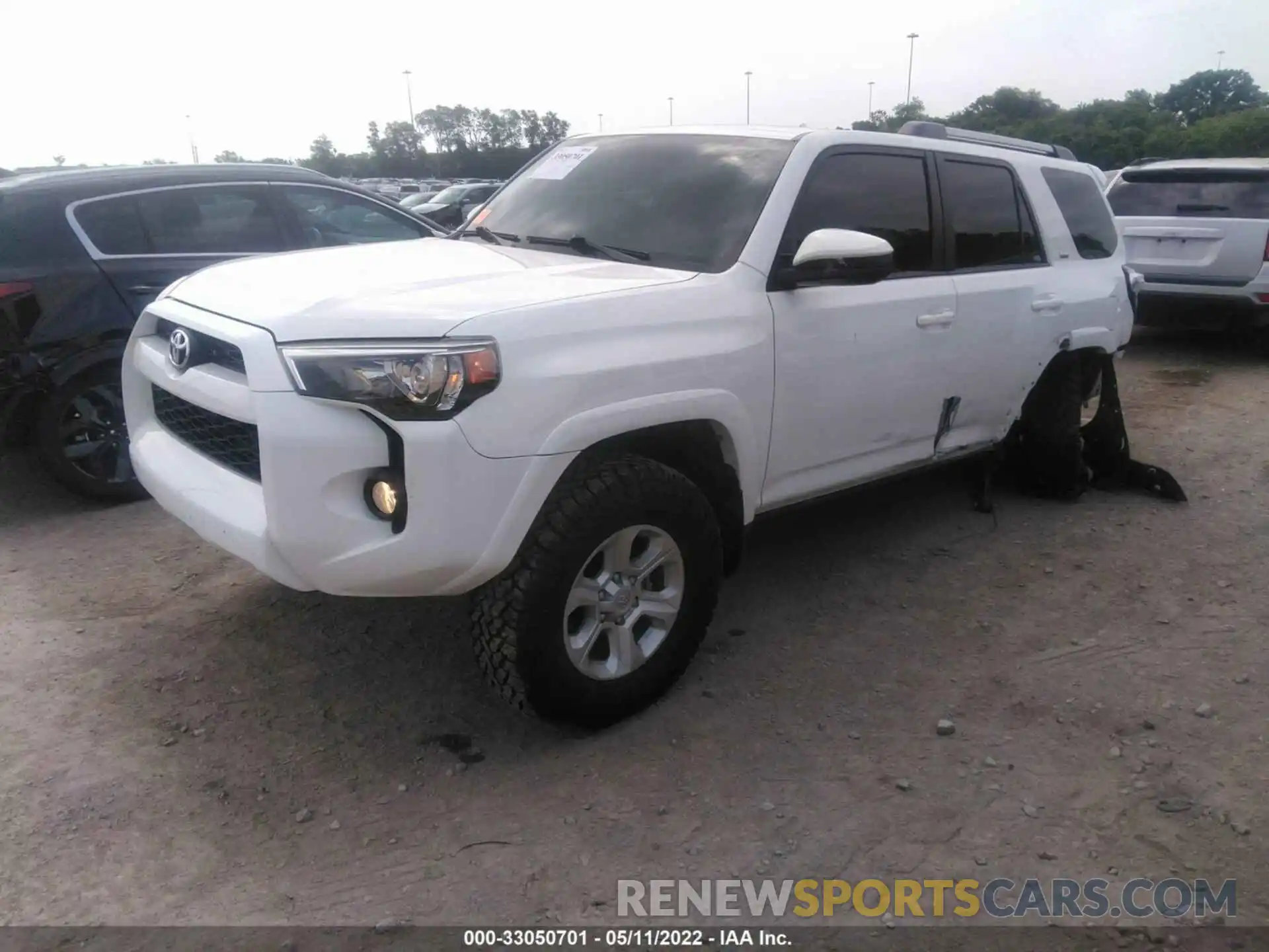 2 Photograph of a damaged car JTEBU5JR3K5651471 TOYOTA 4RUNNER 2019