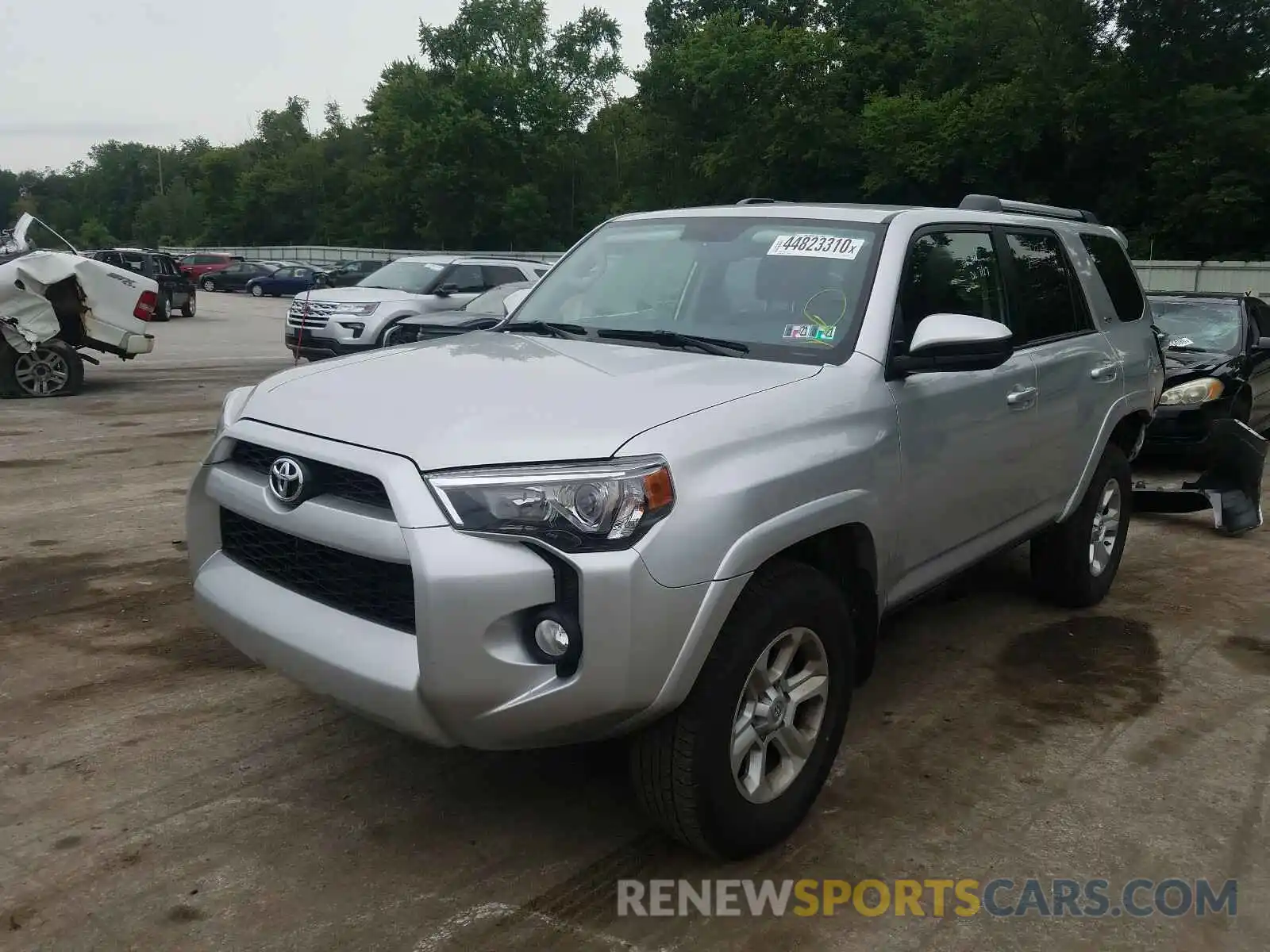 2 Photograph of a damaged car JTEBU5JR3K5653981 TOYOTA 4RUNNER 2019