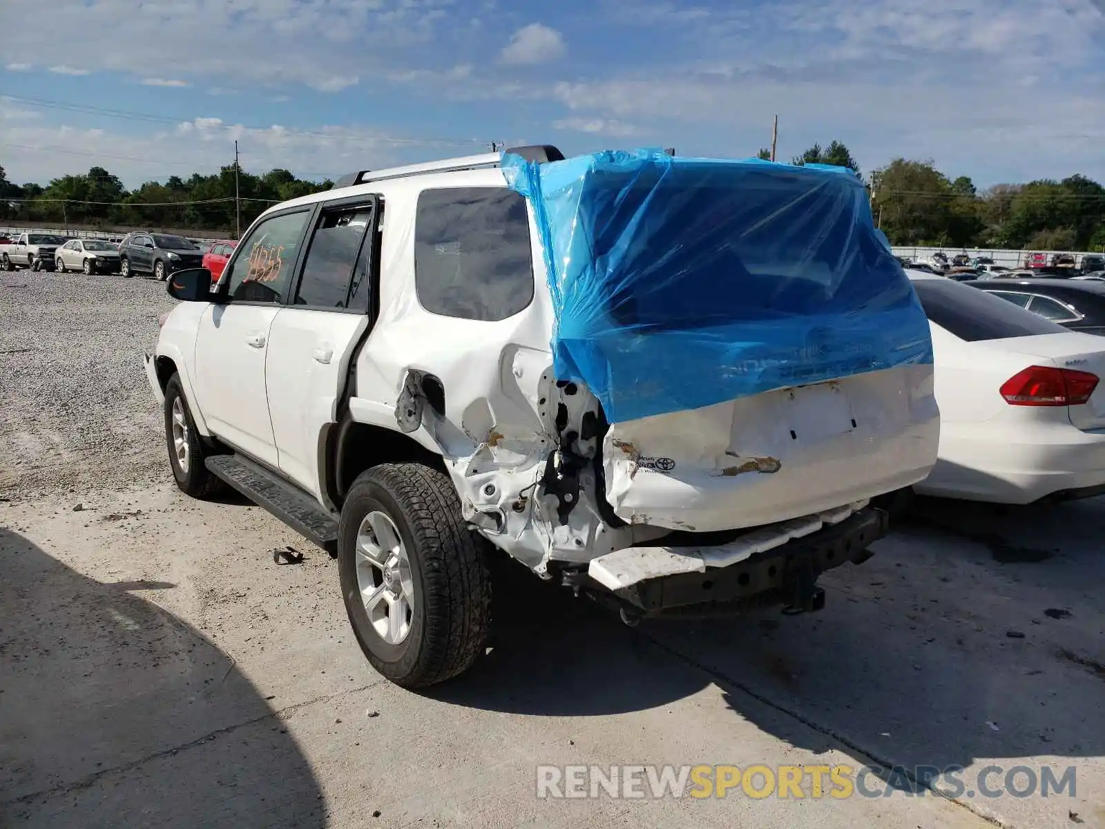 3 Фотография поврежденного автомобиля JTEBU5JR3K5654077 TOYOTA 4RUNNER 2019