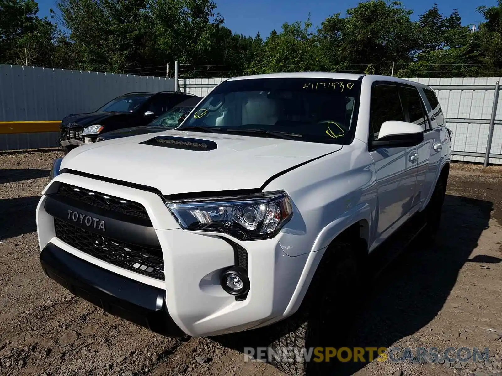 2 Photograph of a damaged car JTEBU5JR3K5660459 TOYOTA 4RUNNER 2019