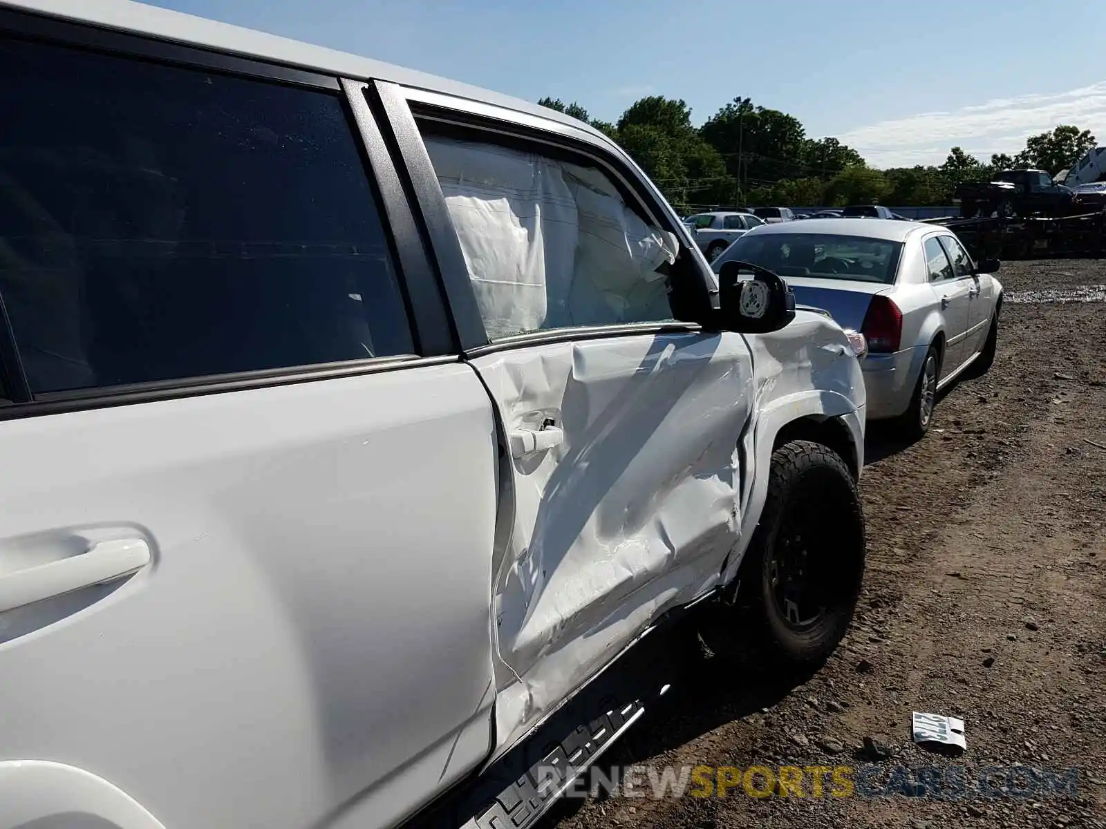 9 Photograph of a damaged car JTEBU5JR3K5660459 TOYOTA 4RUNNER 2019