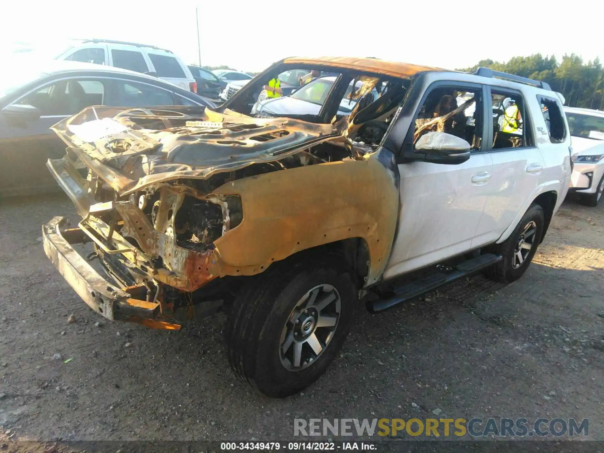 2 Photograph of a damaged car JTEBU5JR3K5661580 TOYOTA 4RUNNER 2019