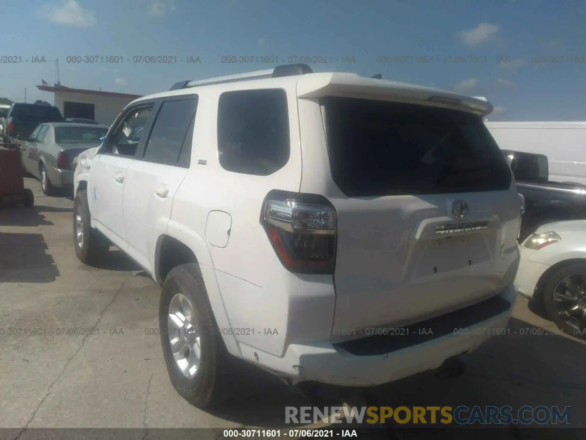 3 Фотография поврежденного автомобиля JTEBU5JR3K5663488 TOYOTA 4RUNNER 2019