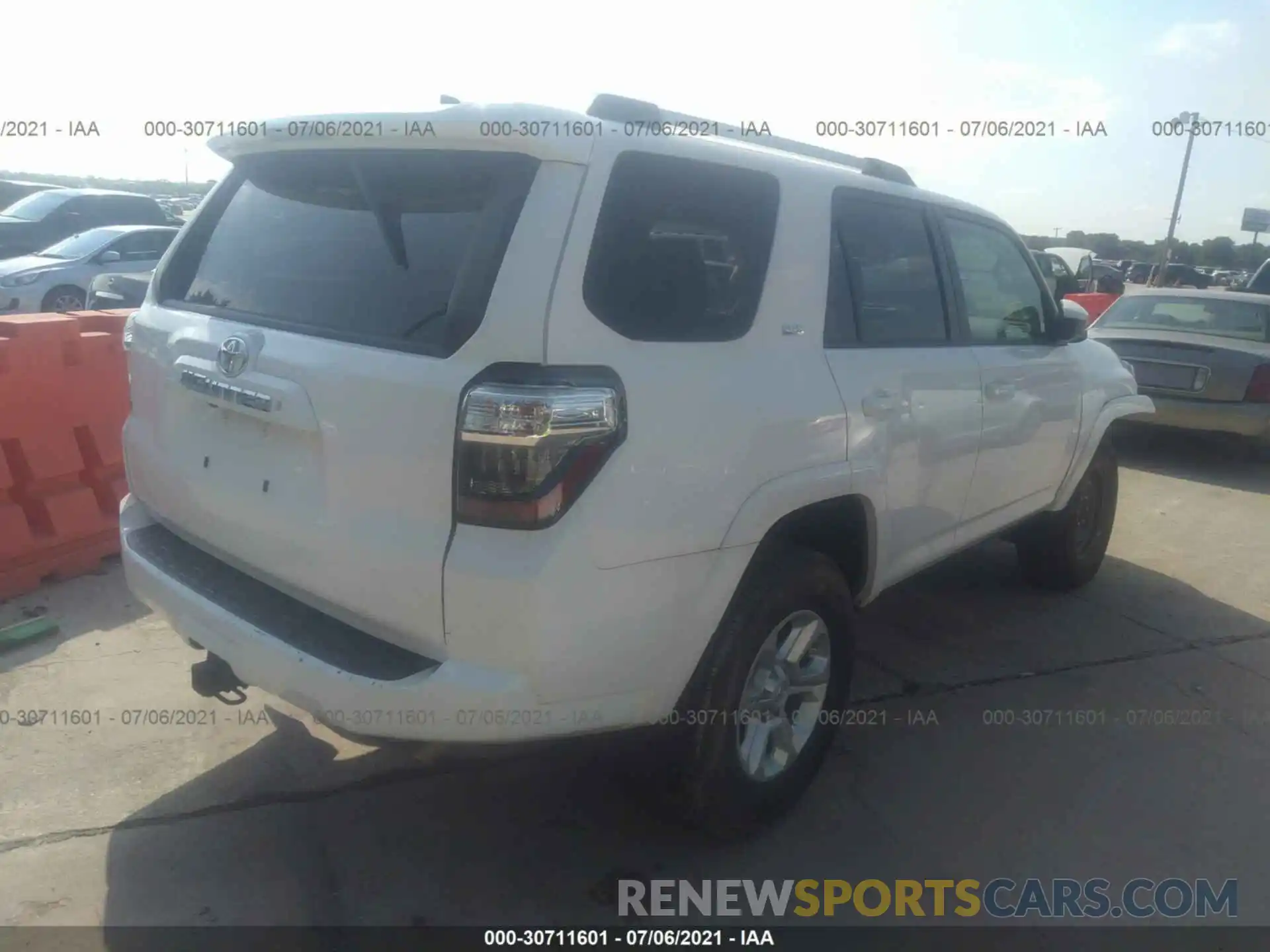 4 Photograph of a damaged car JTEBU5JR3K5663488 TOYOTA 4RUNNER 2019