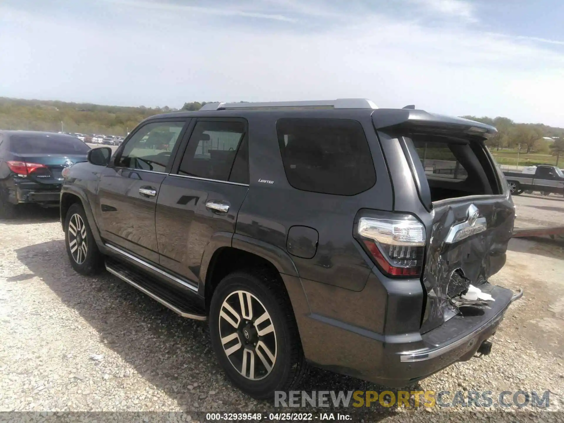 3 Фотография поврежденного автомобиля JTEBU5JR3K5664799 TOYOTA 4RUNNER 2019