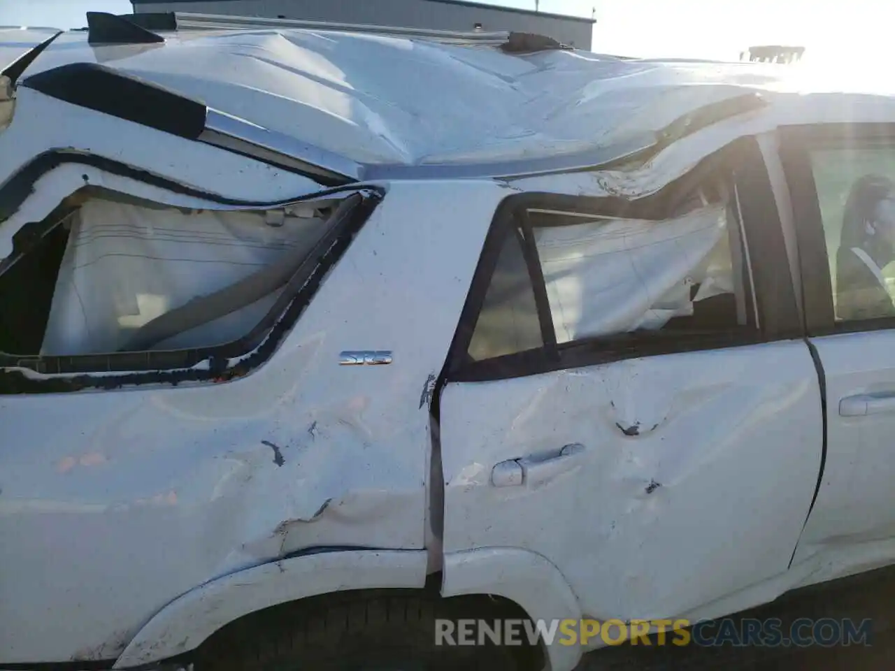 9 Photograph of a damaged car JTEBU5JR3K5666035 TOYOTA 4RUNNER 2019