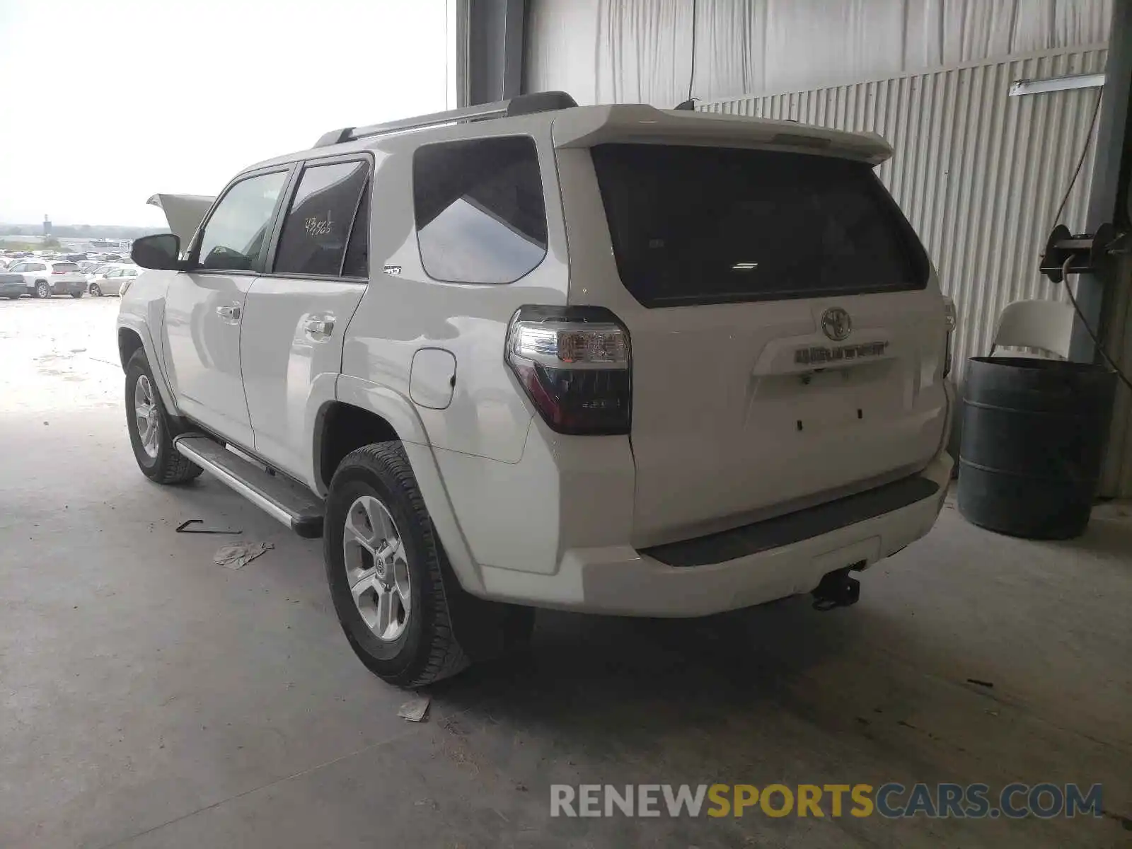 3 Фотография поврежденного автомобиля JTEBU5JR3K5668240 TOYOTA 4RUNNER 2019