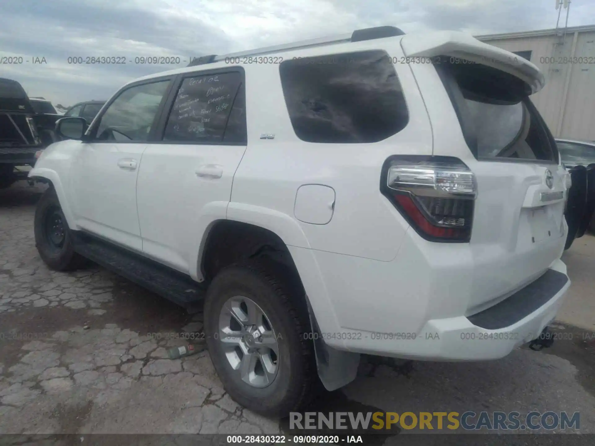 3 Фотография поврежденного автомобиля JTEBU5JR3K5670330 TOYOTA 4RUNNER 2019