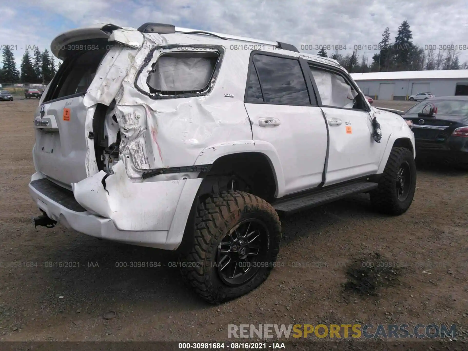 4 Фотография поврежденного автомобиля JTEBU5JR3K5670456 TOYOTA 4RUNNER 2019