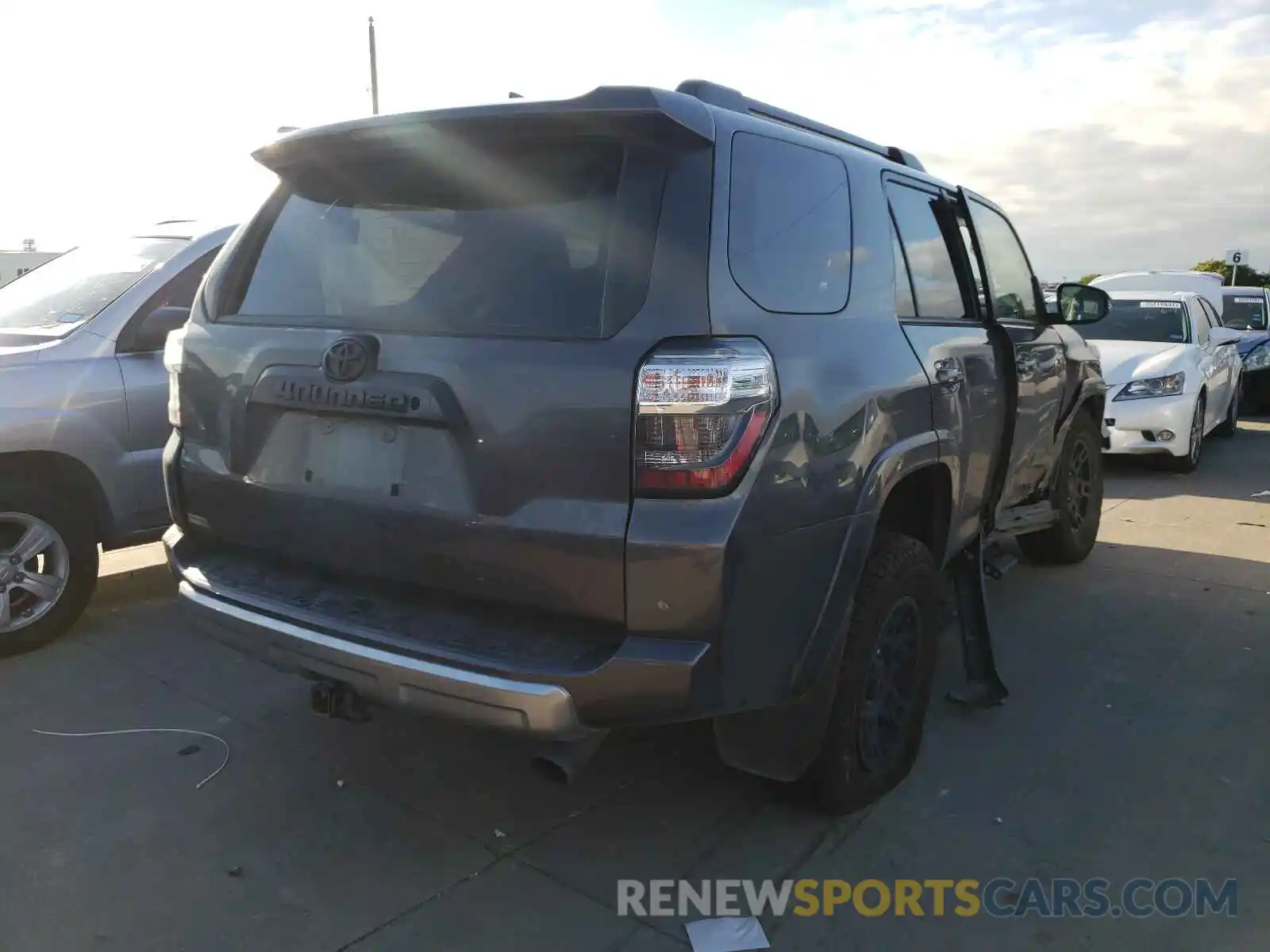 4 Фотография поврежденного автомобиля JTEBU5JR3K5671512 TOYOTA 4RUNNER 2019