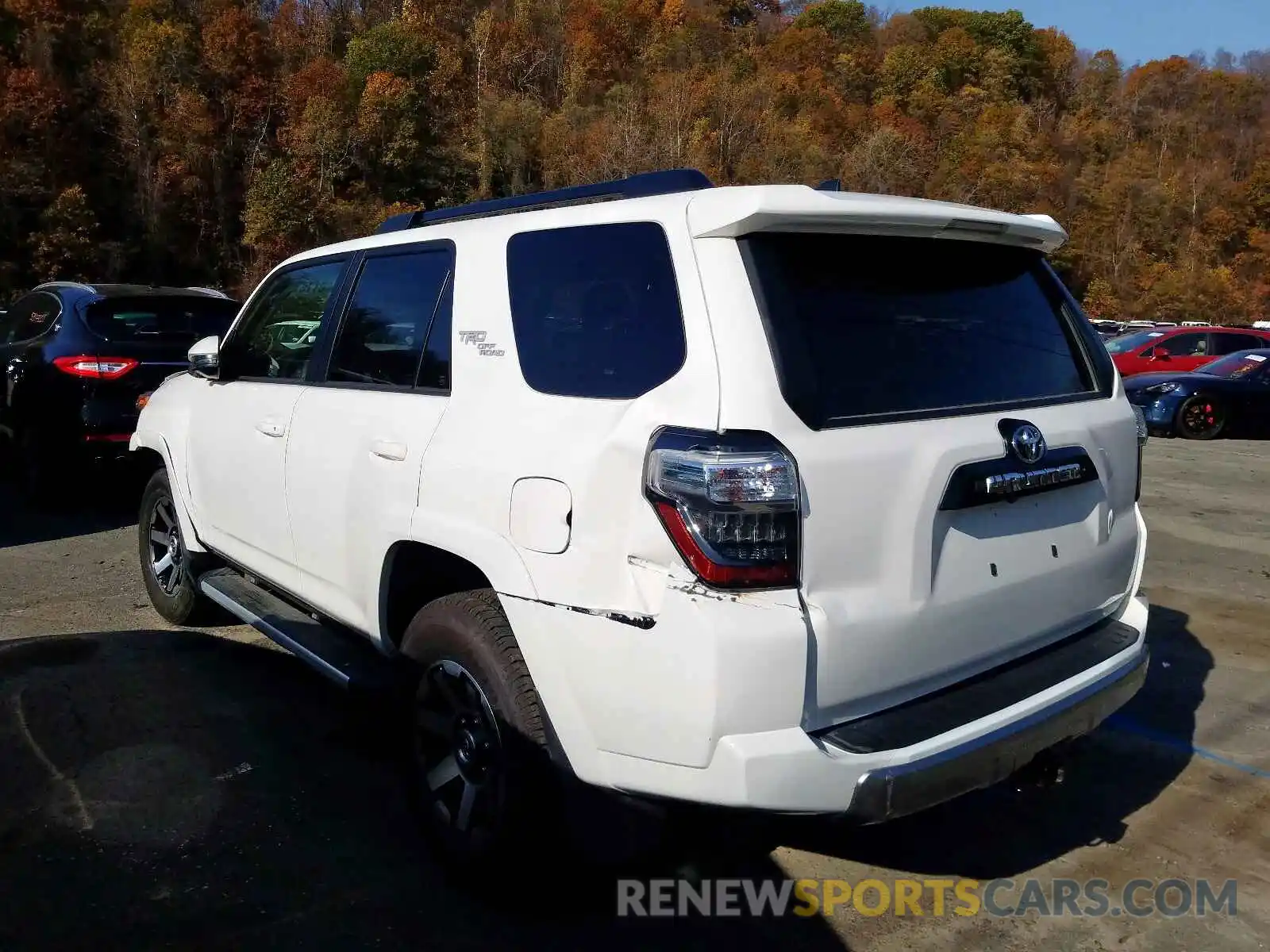 3 Фотография поврежденного автомобиля JTEBU5JR3K5671543 TOYOTA 4RUNNER 2019