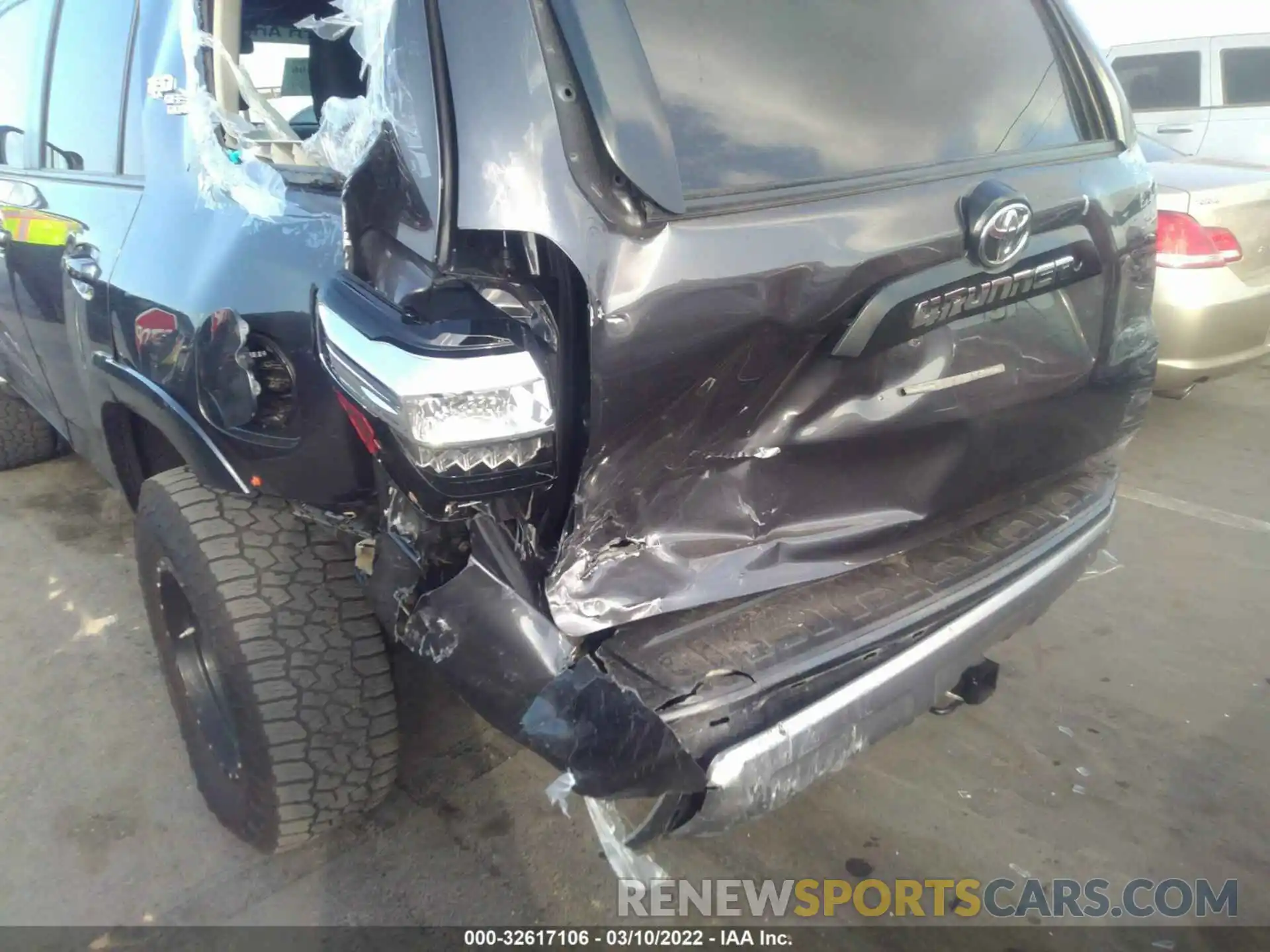 6 Photograph of a damaged car JTEBU5JR3K5676807 TOYOTA 4RUNNER 2019