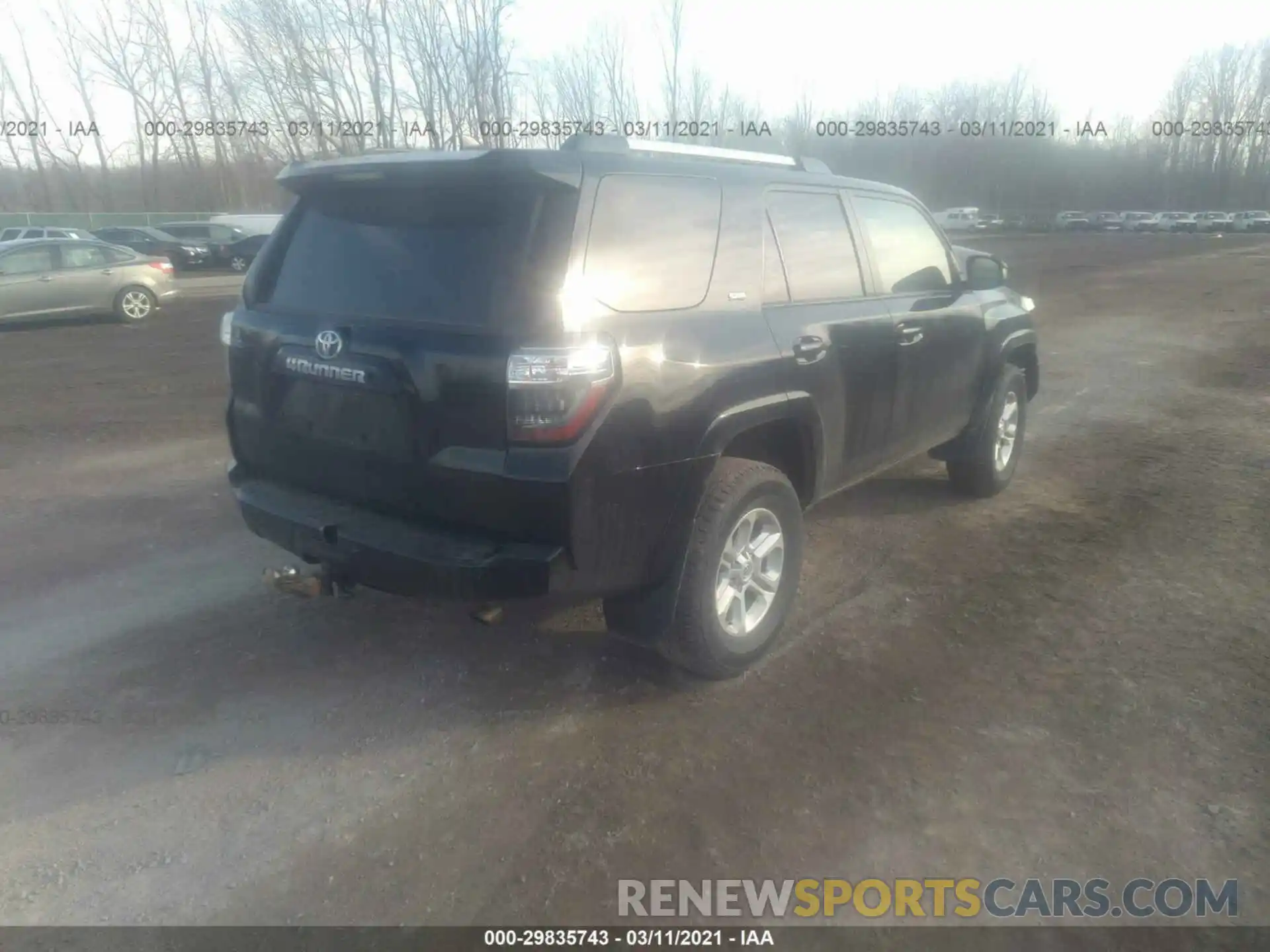 4 Фотография поврежденного автомобиля JTEBU5JR3K5677147 TOYOTA 4RUNNER 2019