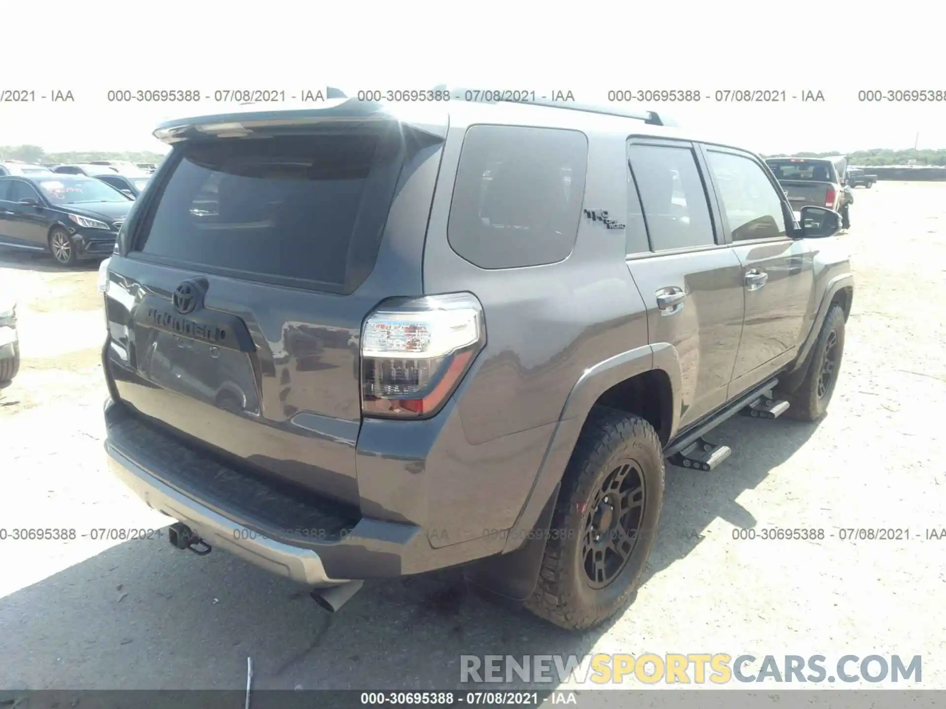 4 Фотография поврежденного автомобиля JTEBU5JR3K5677875 TOYOTA 4RUNNER 2019