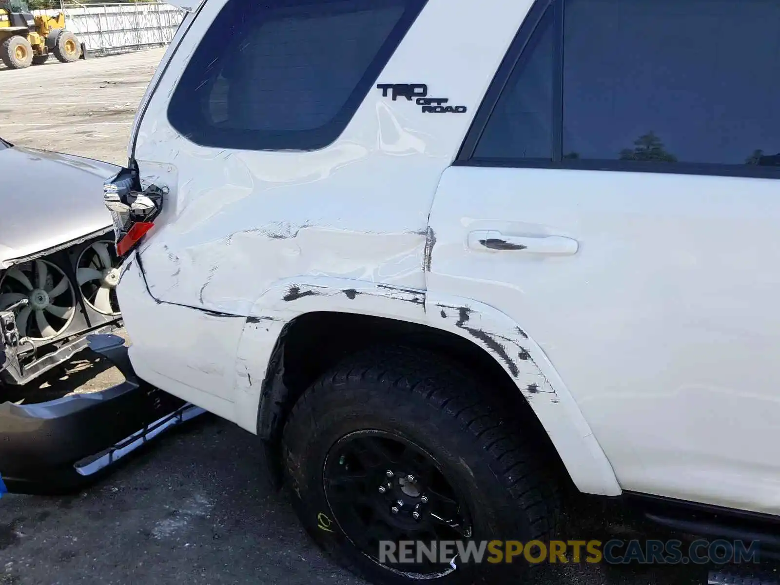 9 Photograph of a damaged car JTEBU5JR3K5689069 TOYOTA 4RUNNER 2019