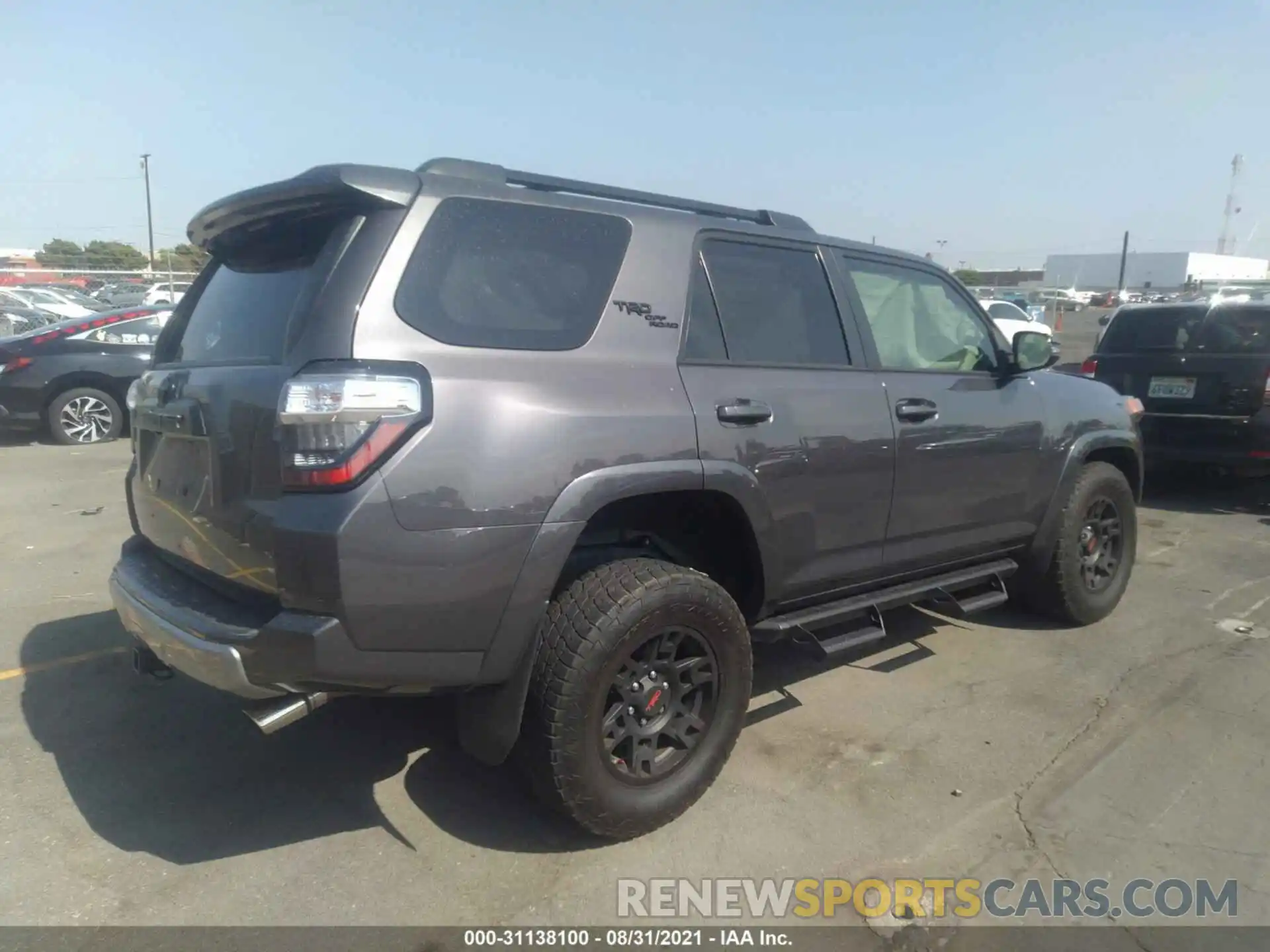 4 Фотография поврежденного автомобиля JTEBU5JR3K5690576 TOYOTA 4RUNNER 2019