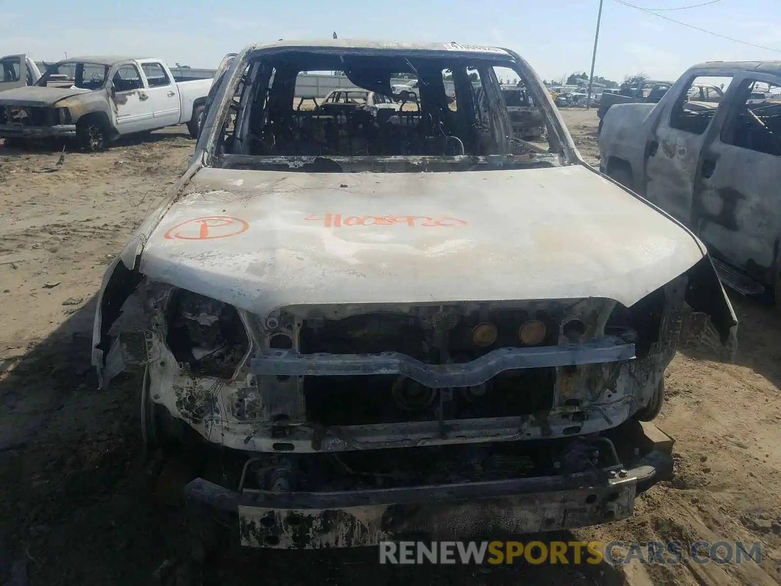 9 Photograph of a damaged car JTEBU5JR3K5691596 TOYOTA 4RUNNER 2019