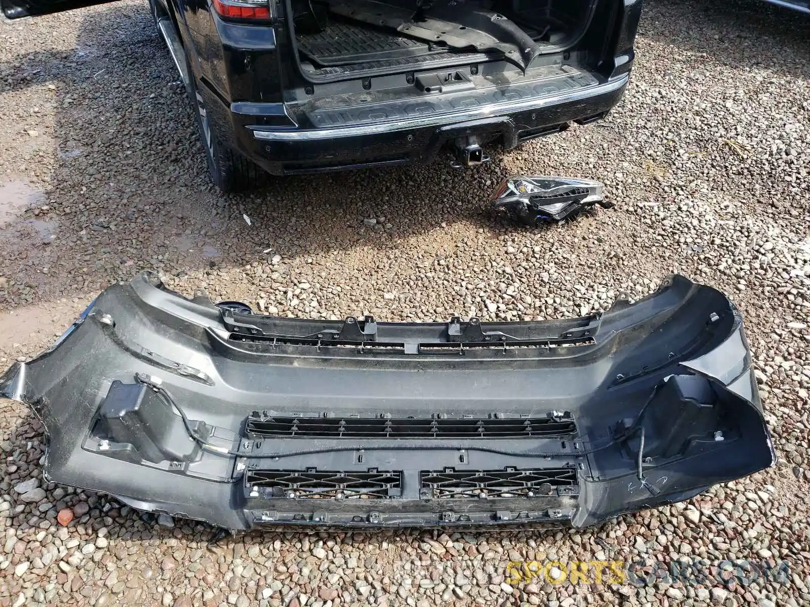 9 Photograph of a damaged car JTEBU5JR3K5715427 TOYOTA 4RUNNER 2019