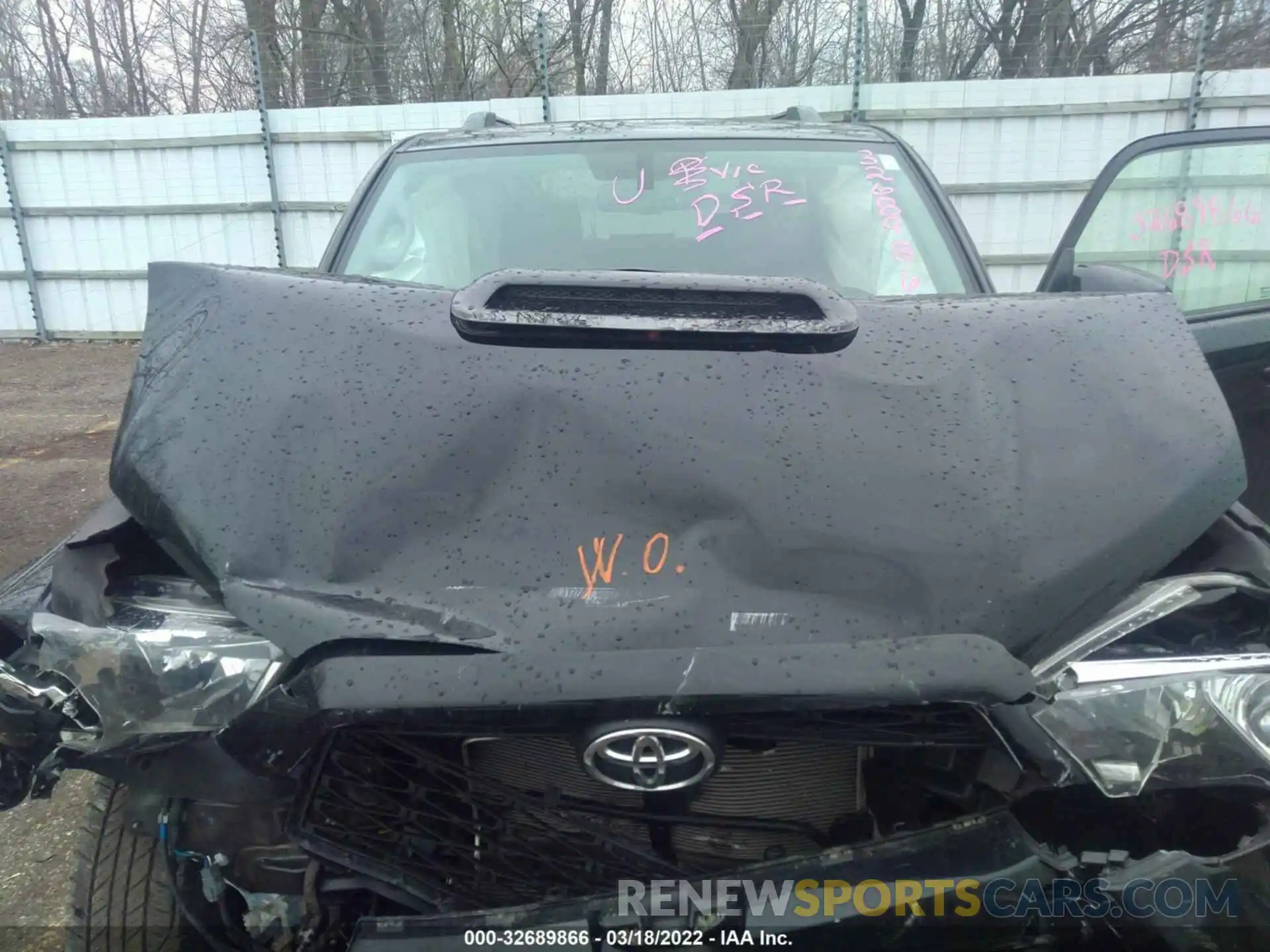 10 Photograph of a damaged car JTEBU5JR3K5719834 TOYOTA 4RUNNER 2019