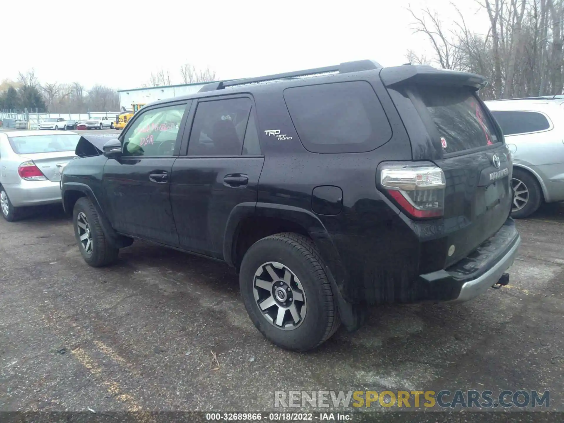 3 Фотография поврежденного автомобиля JTEBU5JR3K5719834 TOYOTA 4RUNNER 2019