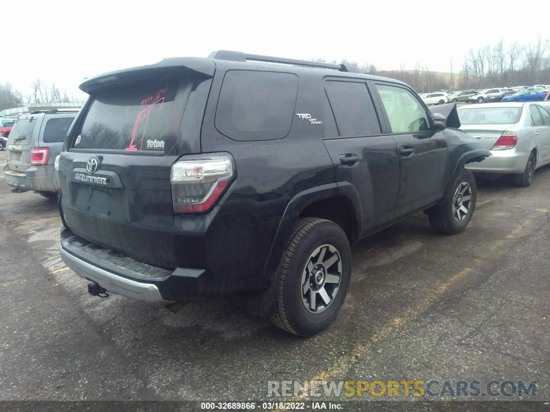 4 Фотография поврежденного автомобиля JTEBU5JR3K5719834 TOYOTA 4RUNNER 2019