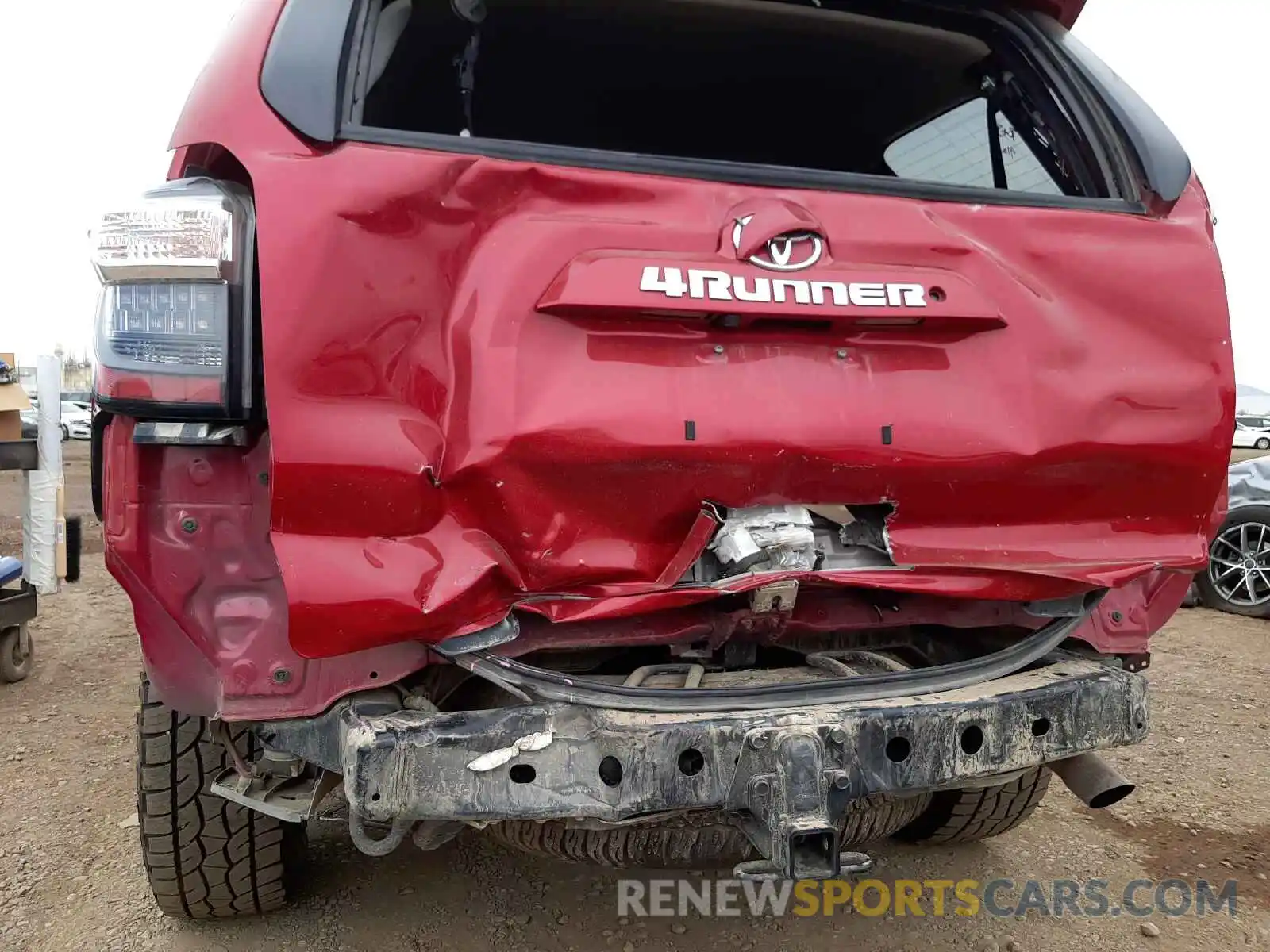 9 Photograph of a damaged car JTEBU5JR3K5719963 TOYOTA 4RUNNER 2019