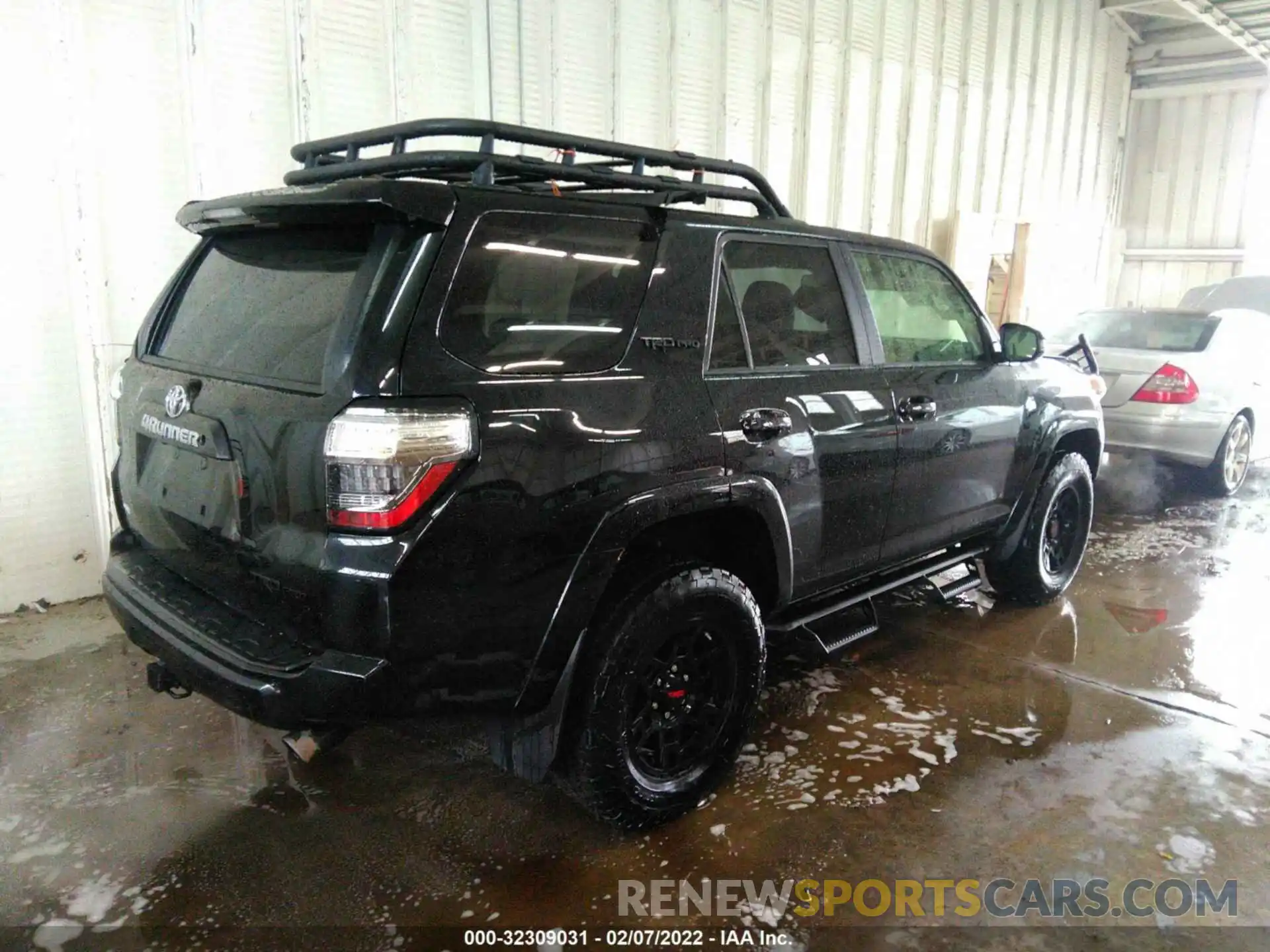 4 Фотография поврежденного автомобиля JTEBU5JR3K5723429 TOYOTA 4RUNNER 2019