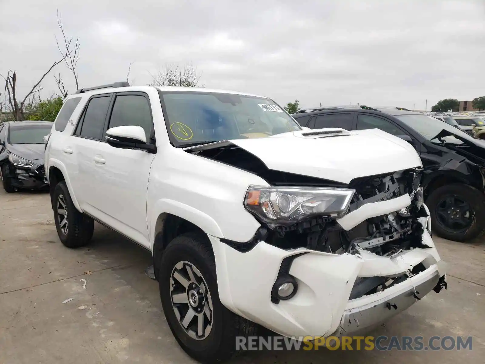 1 Photograph of a damaged car JTEBU5JR3K5729442 TOYOTA 4RUNNER 2019