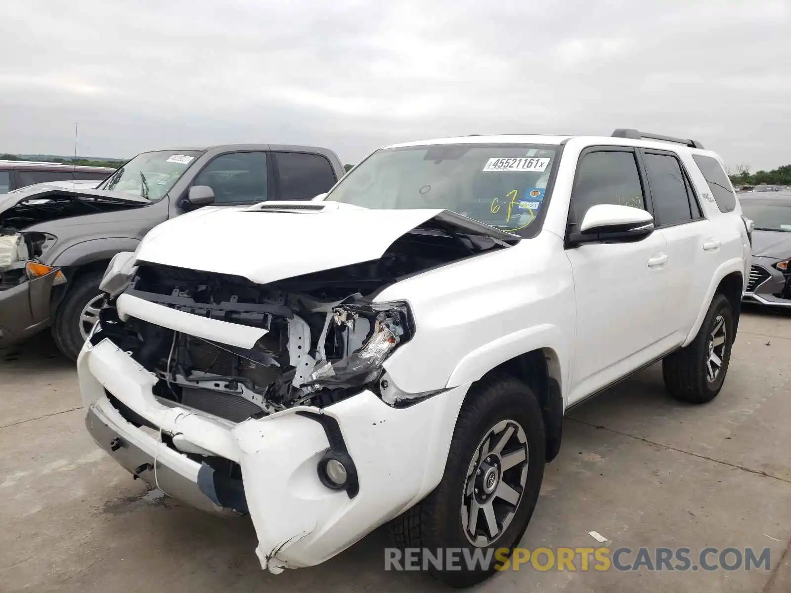 2 Photograph of a damaged car JTEBU5JR3K5729442 TOYOTA 4RUNNER 2019