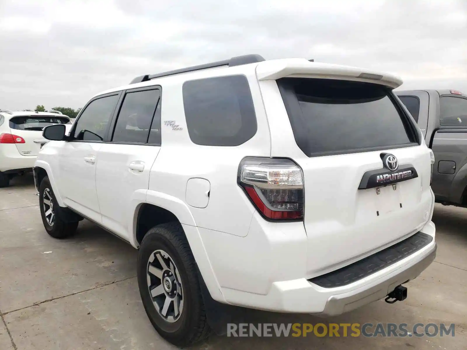 3 Фотография поврежденного автомобиля JTEBU5JR3K5729442 TOYOTA 4RUNNER 2019