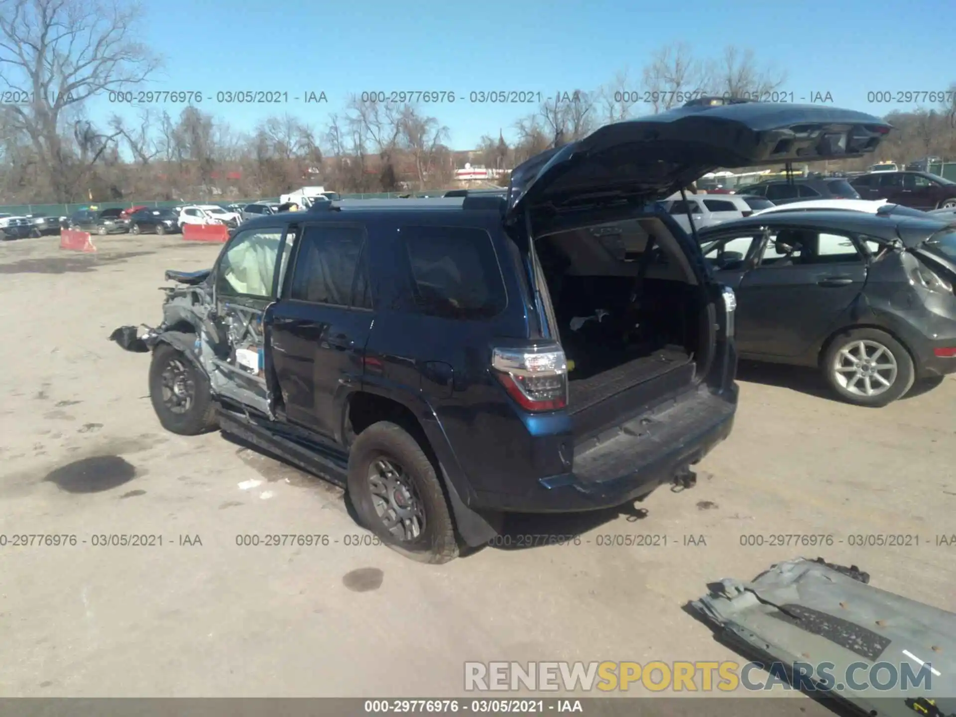 3 Фотография поврежденного автомобиля JTEBU5JR3K5732759 TOYOTA 4RUNNER 2019