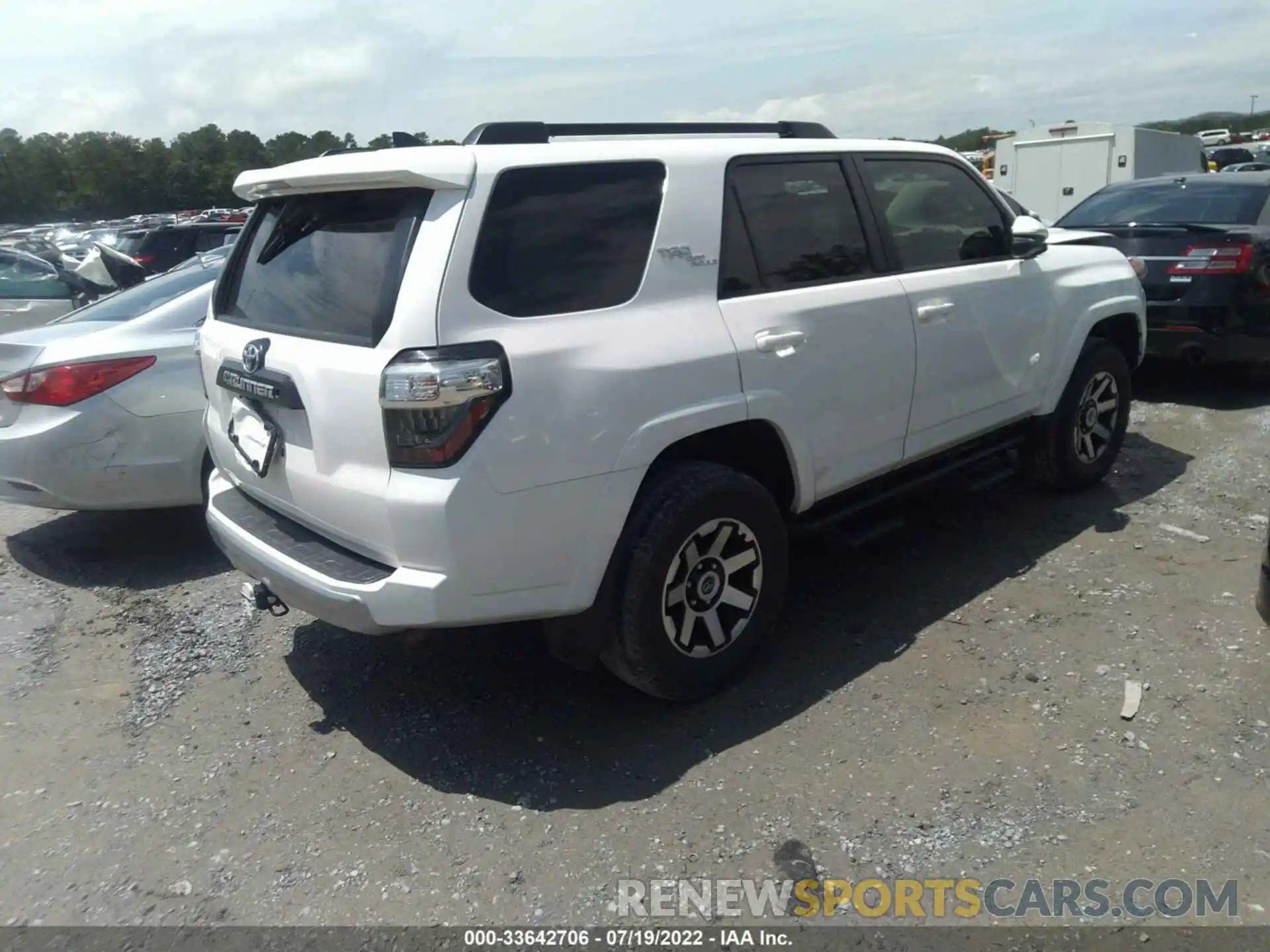 4 Photograph of a damaged car JTEBU5JR3K5737119 TOYOTA 4RUNNER 2019