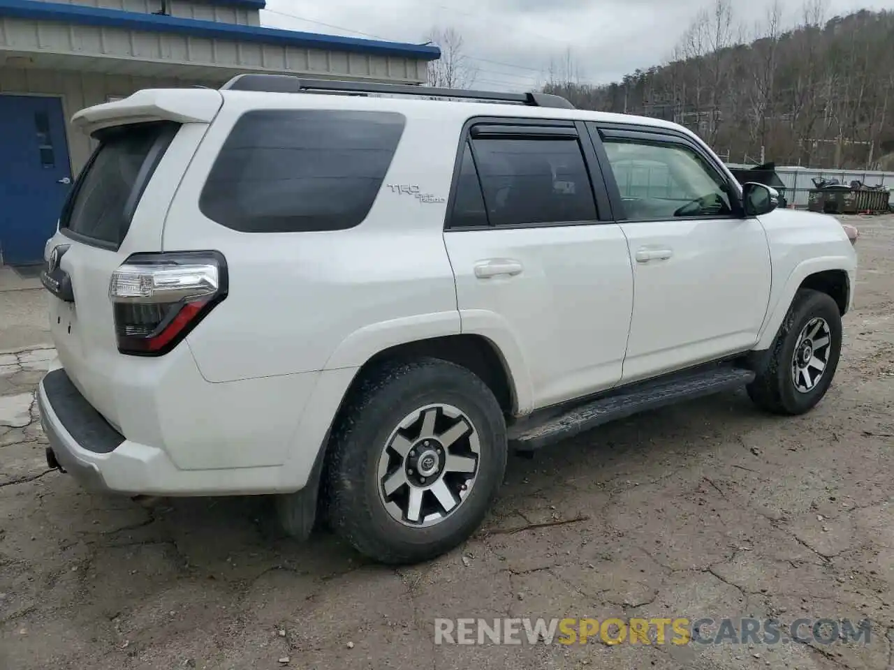 3 Photograph of a damaged car JTEBU5JR3K5737198 TOYOTA 4RUNNER 2019