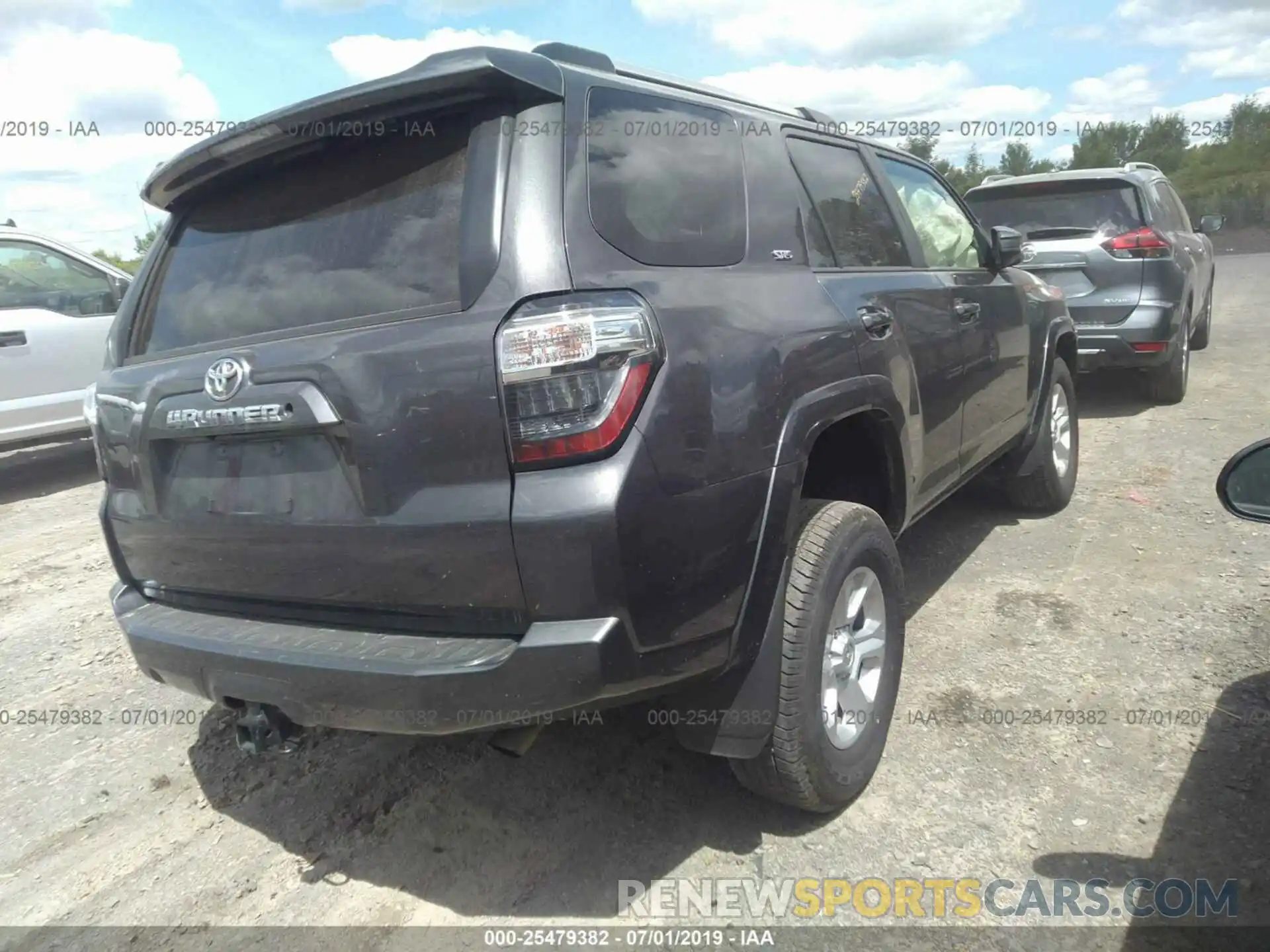 4 Photograph of a damaged car JTEBU5JR4K5612761 TOYOTA 4RUNNER 2019