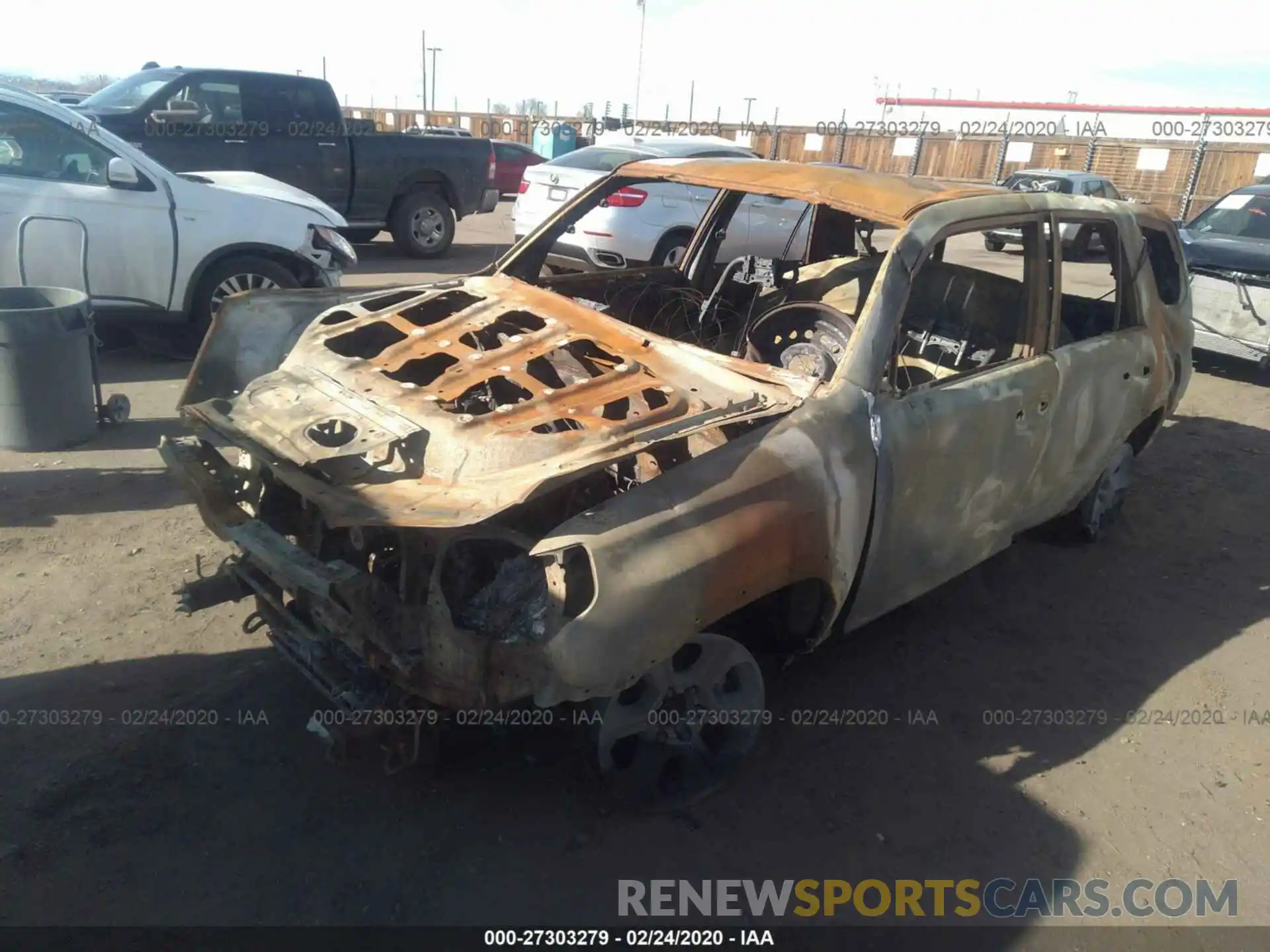 2 Photograph of a damaged car JTEBU5JR4K5613439 TOYOTA 4RUNNER 2019