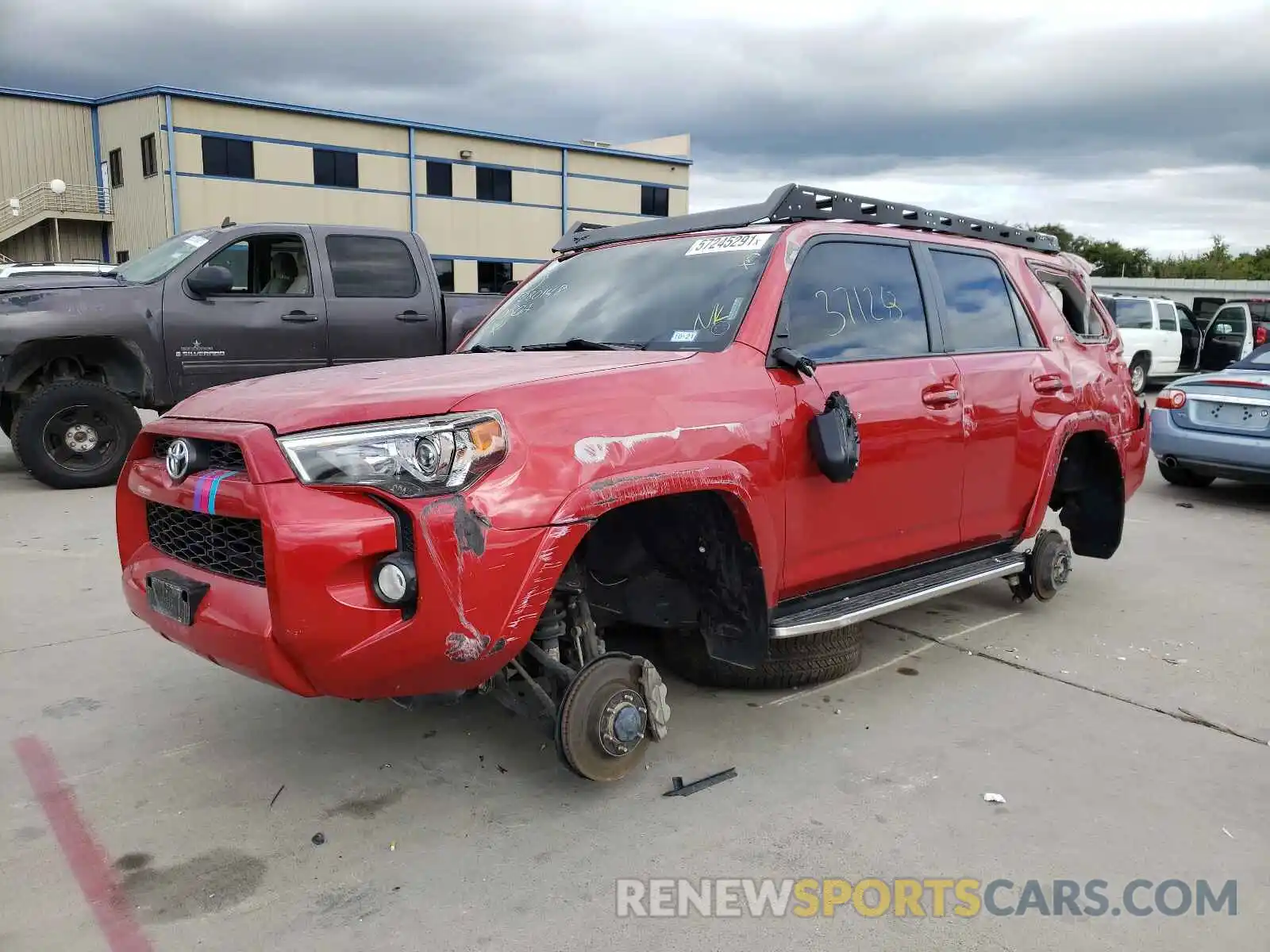 2 Фотография поврежденного автомобиля JTEBU5JR4K5615028 TOYOTA 4RUNNER 2019