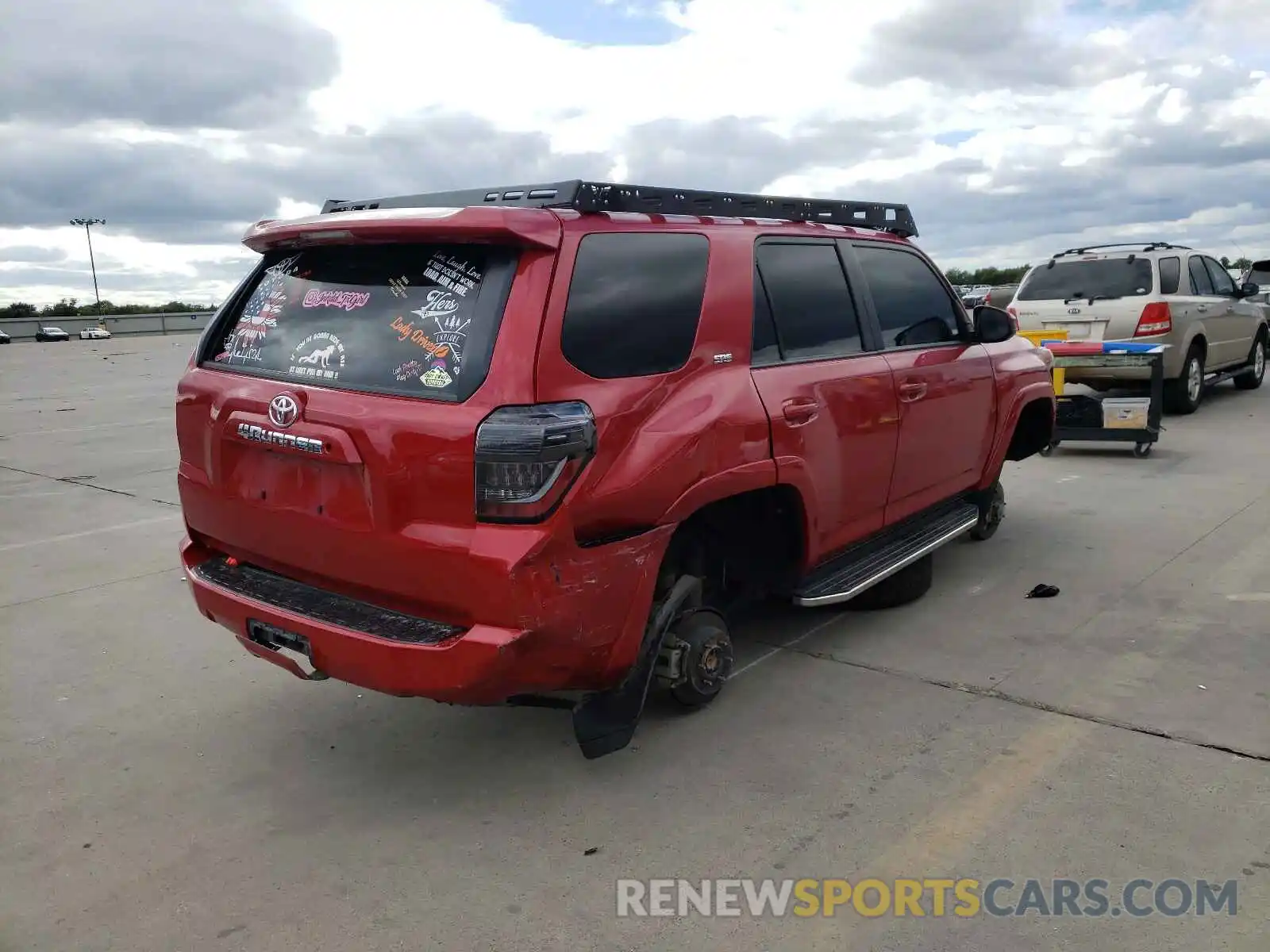 4 Photograph of a damaged car JTEBU5JR4K5615028 TOYOTA 4RUNNER 2019