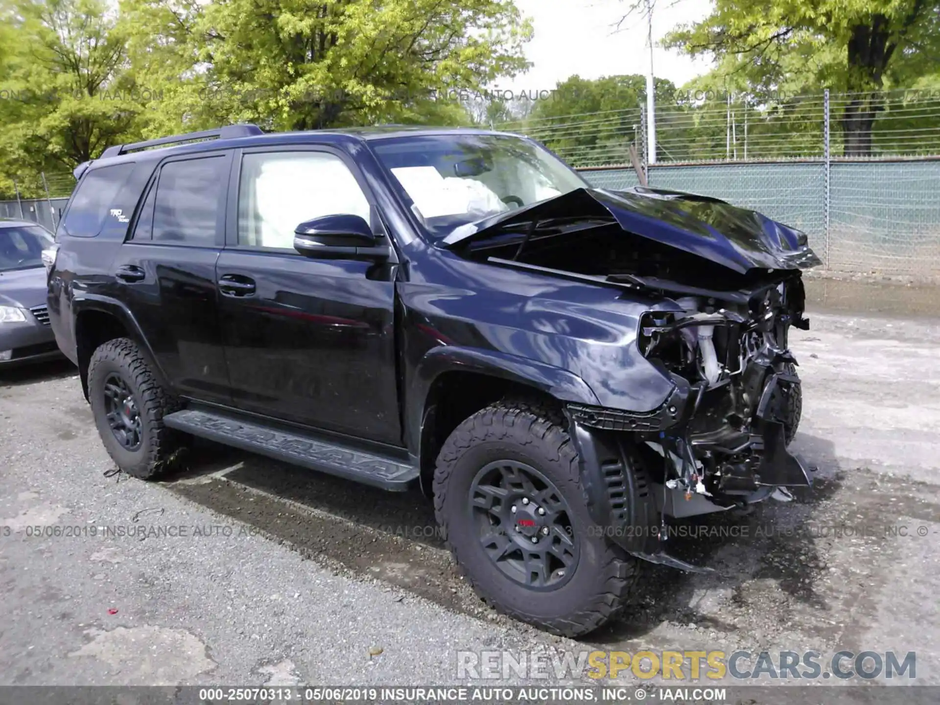 1 Photograph of a damaged car JTEBU5JR4K5616129 TOYOTA 4RUNNER 2019