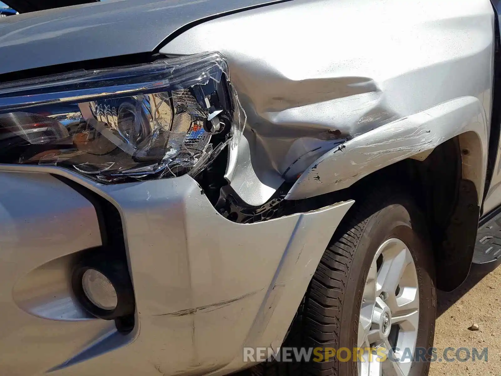 9 Photograph of a damaged car JTEBU5JR4K5626479 TOYOTA 4RUNNER 2019