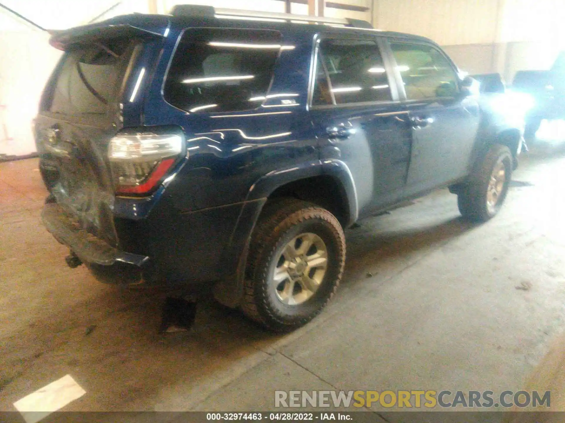 4 Фотография поврежденного автомобиля JTEBU5JR4K5627633 TOYOTA 4RUNNER 2019