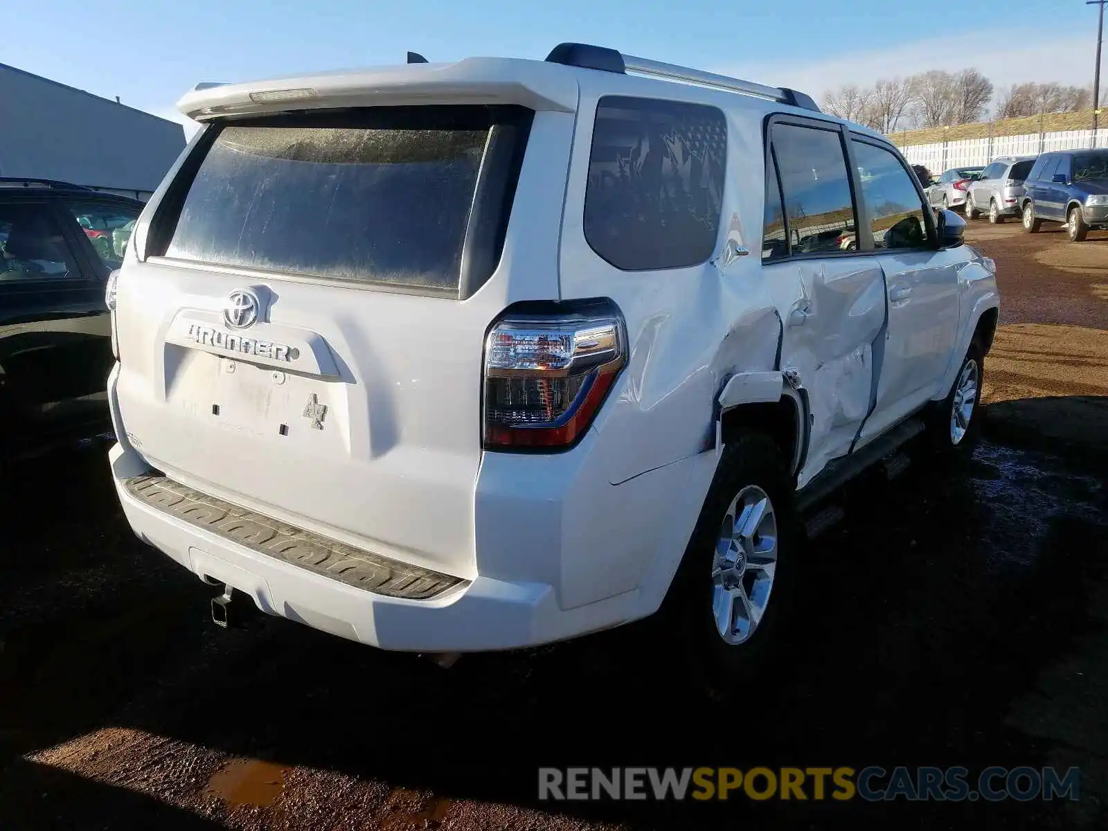 4 Фотография поврежденного автомобиля JTEBU5JR4K5628250 TOYOTA 4RUNNER 2019