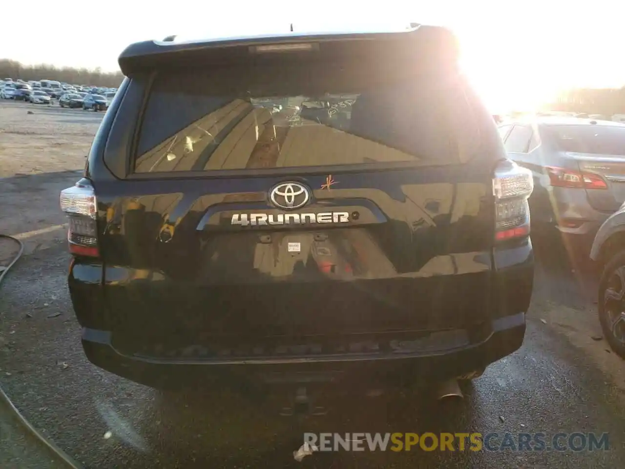 9 Фотография поврежденного автомобиля JTEBU5JR4K5632363 TOYOTA 4RUNNER 2019